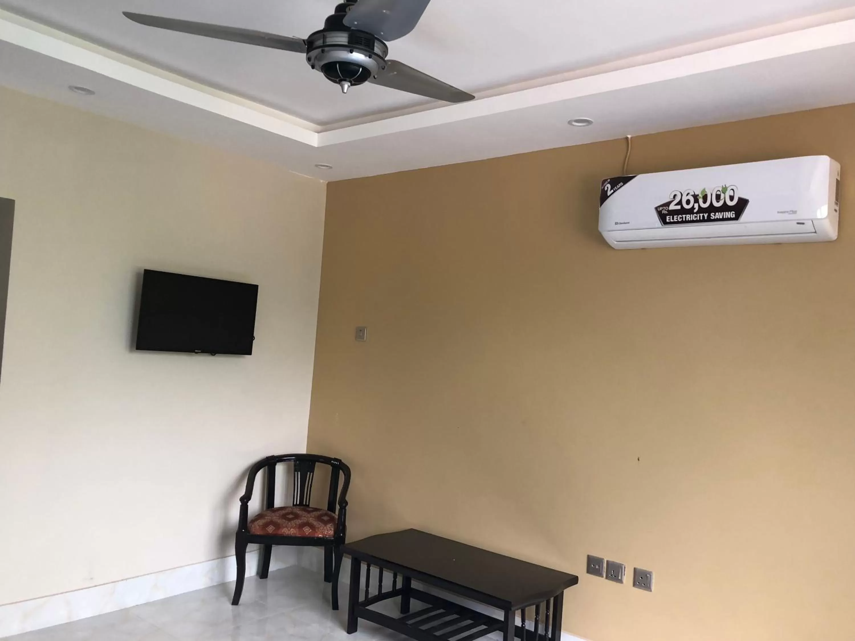 air conditioner in Hotel La Orilla Muzaffarabad