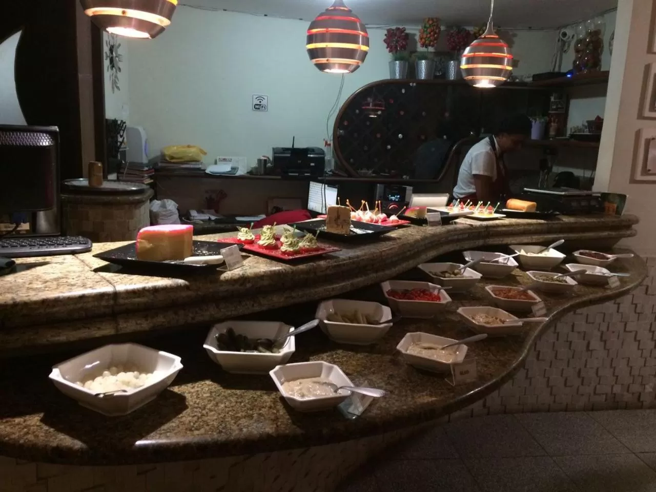 Restaurant/places to eat in Eldorado Inn