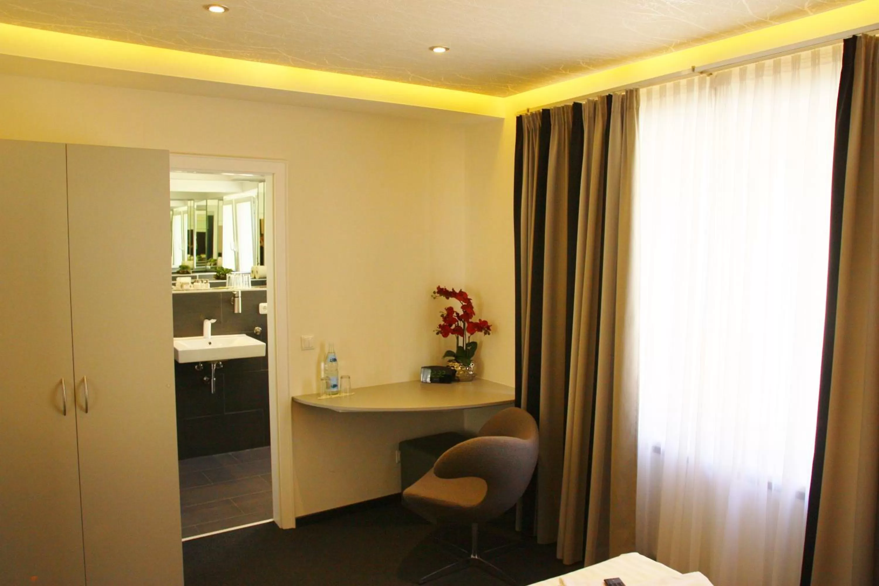 Photo of the whole room in Hotel am Schloss