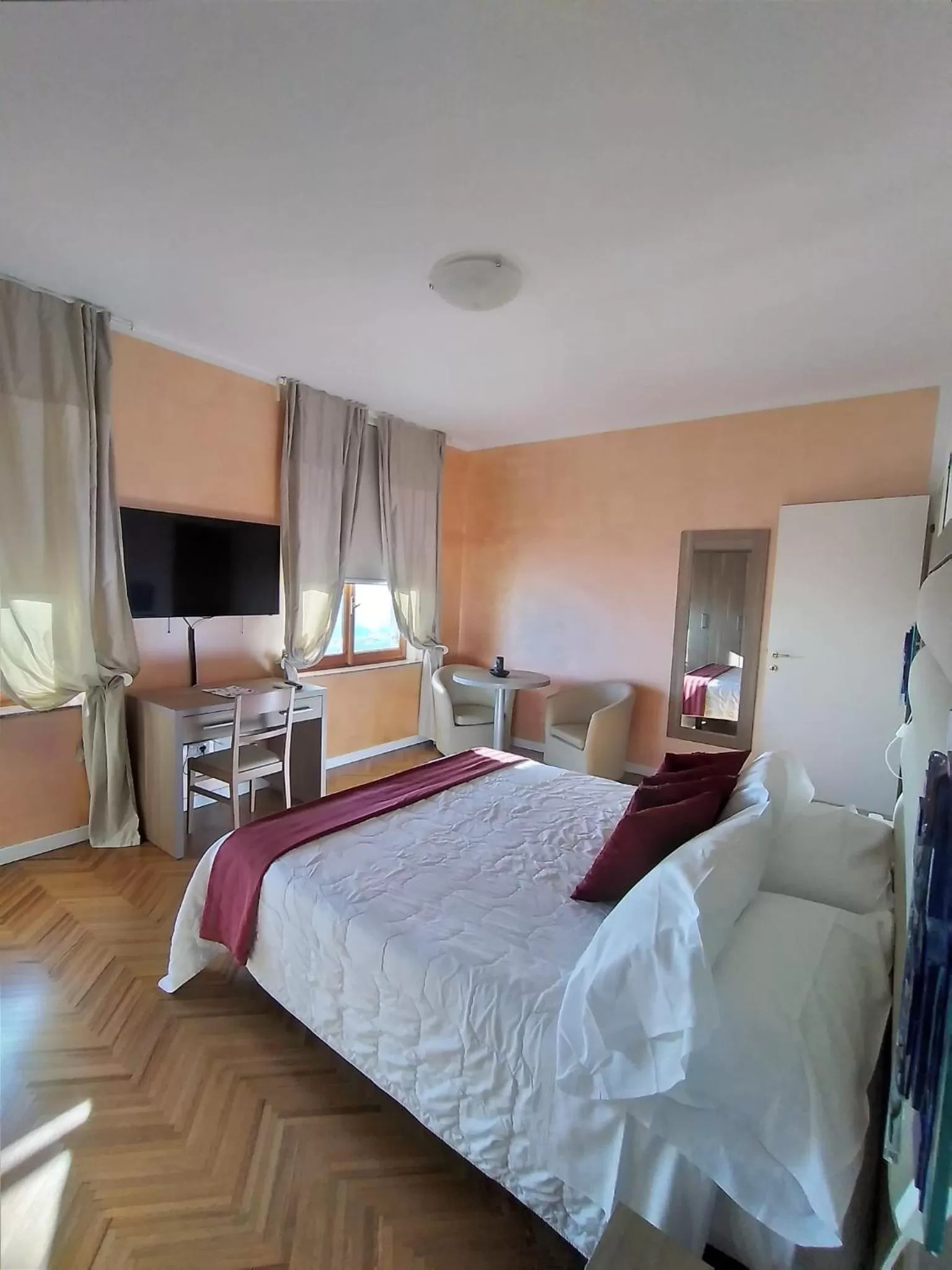 Bed in Hotel Astoria