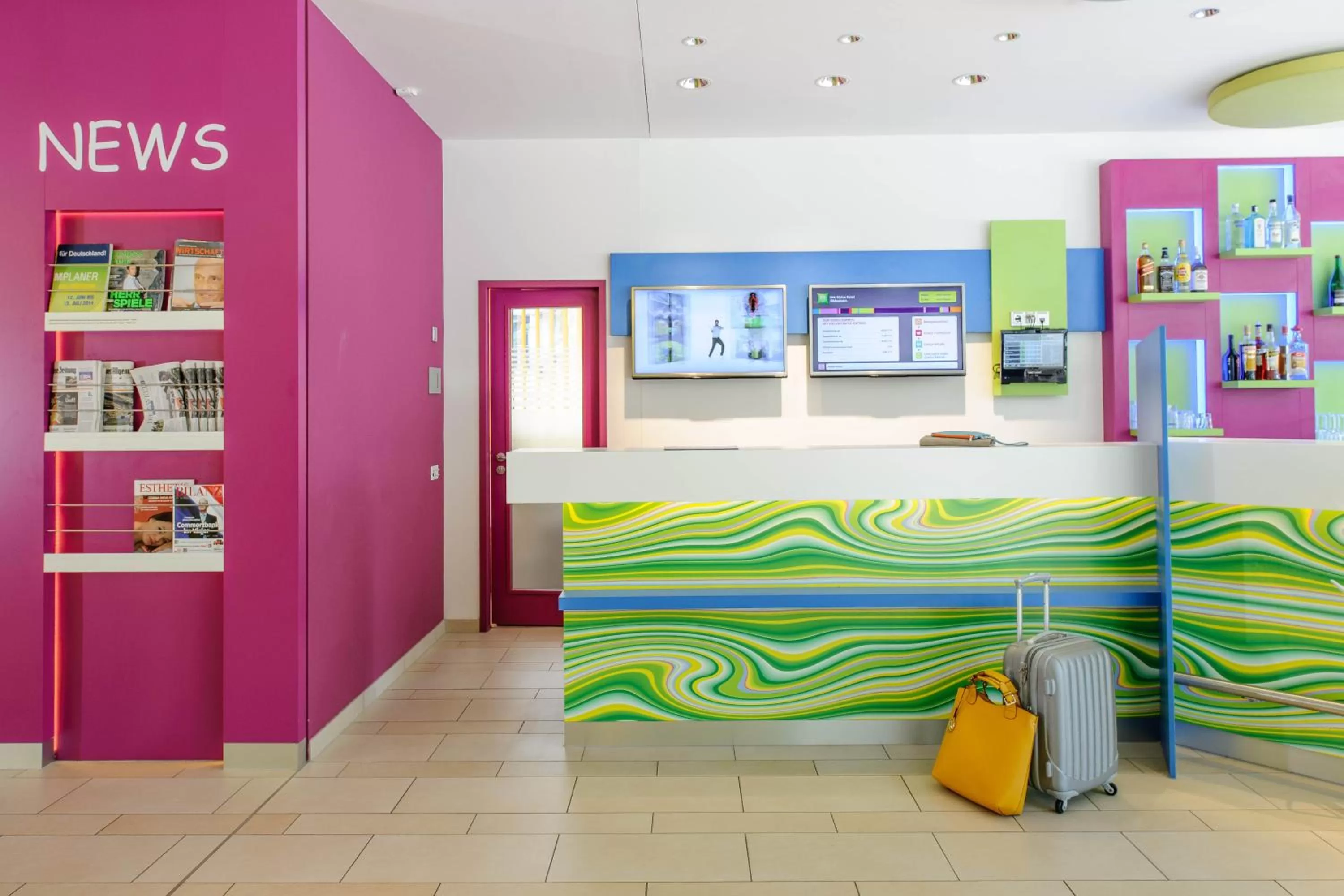 Lobby or reception in Ibis Styles Hildesheim