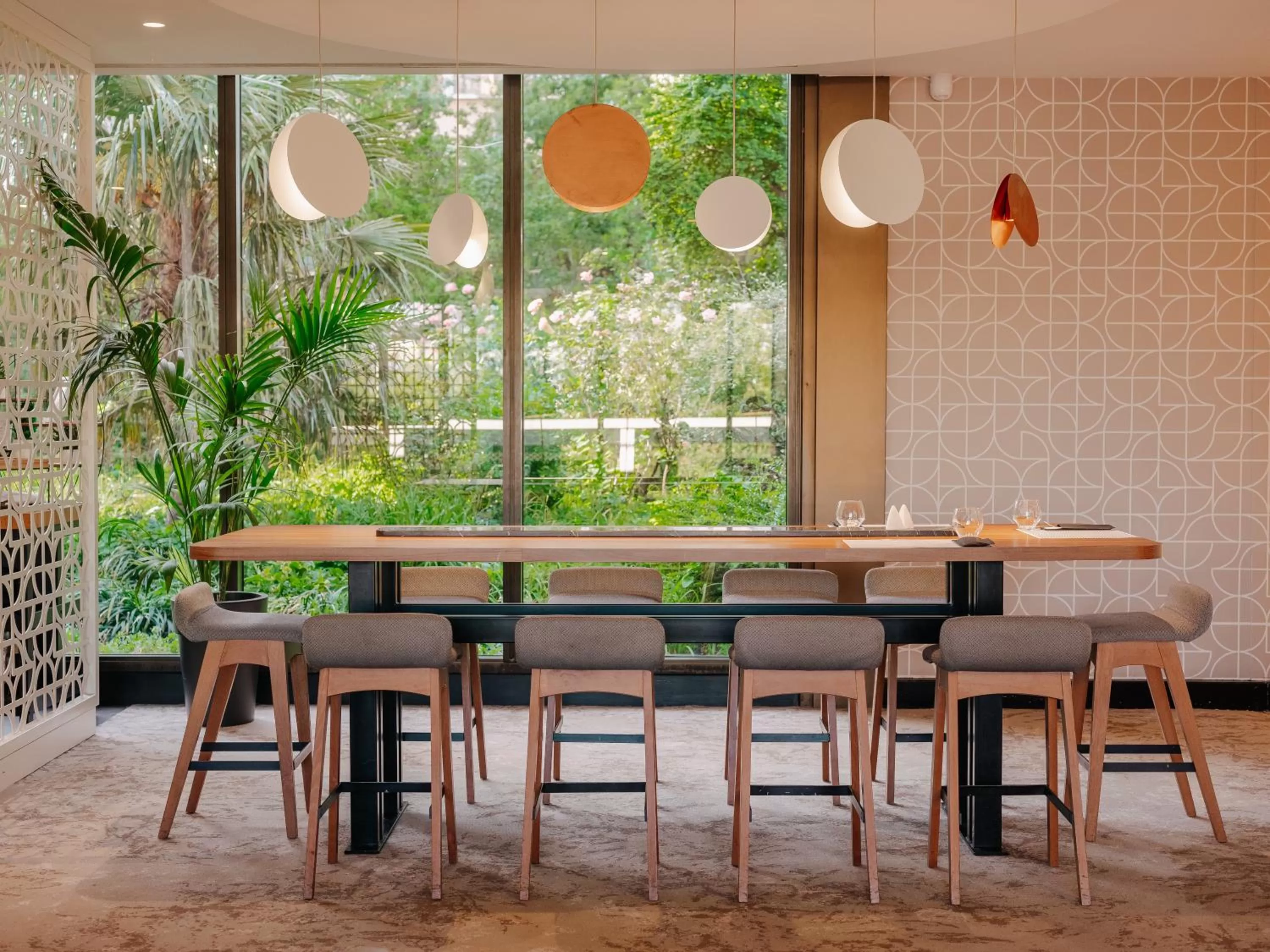 Restaurant/places to eat in Novotel Paris Centre Tour Eiffel