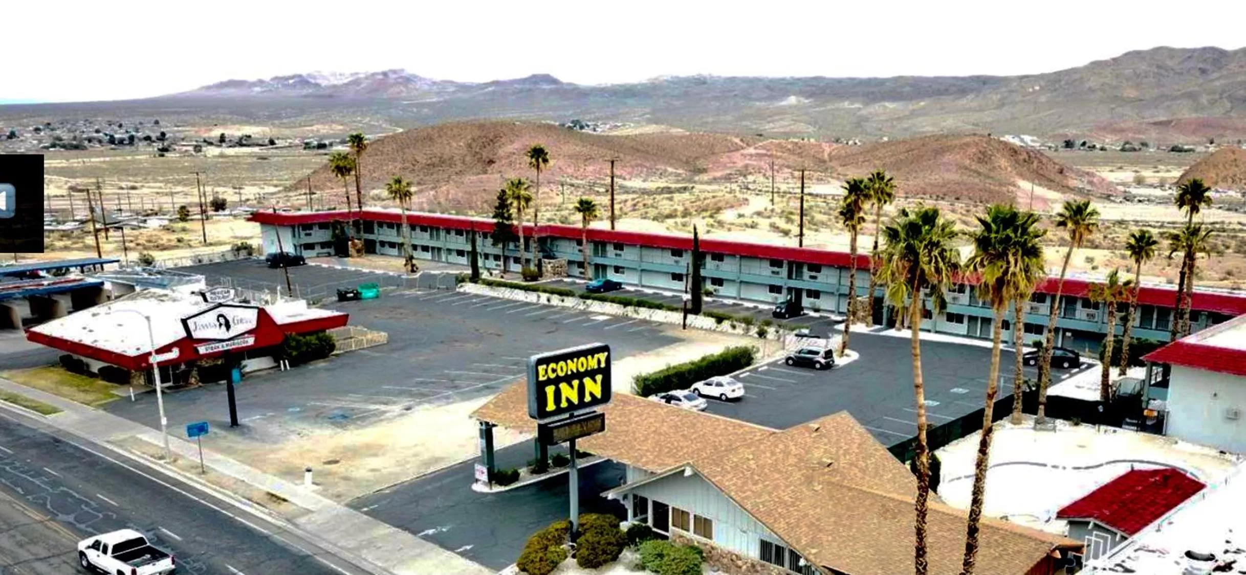 Property building in Economy Inn Barstow