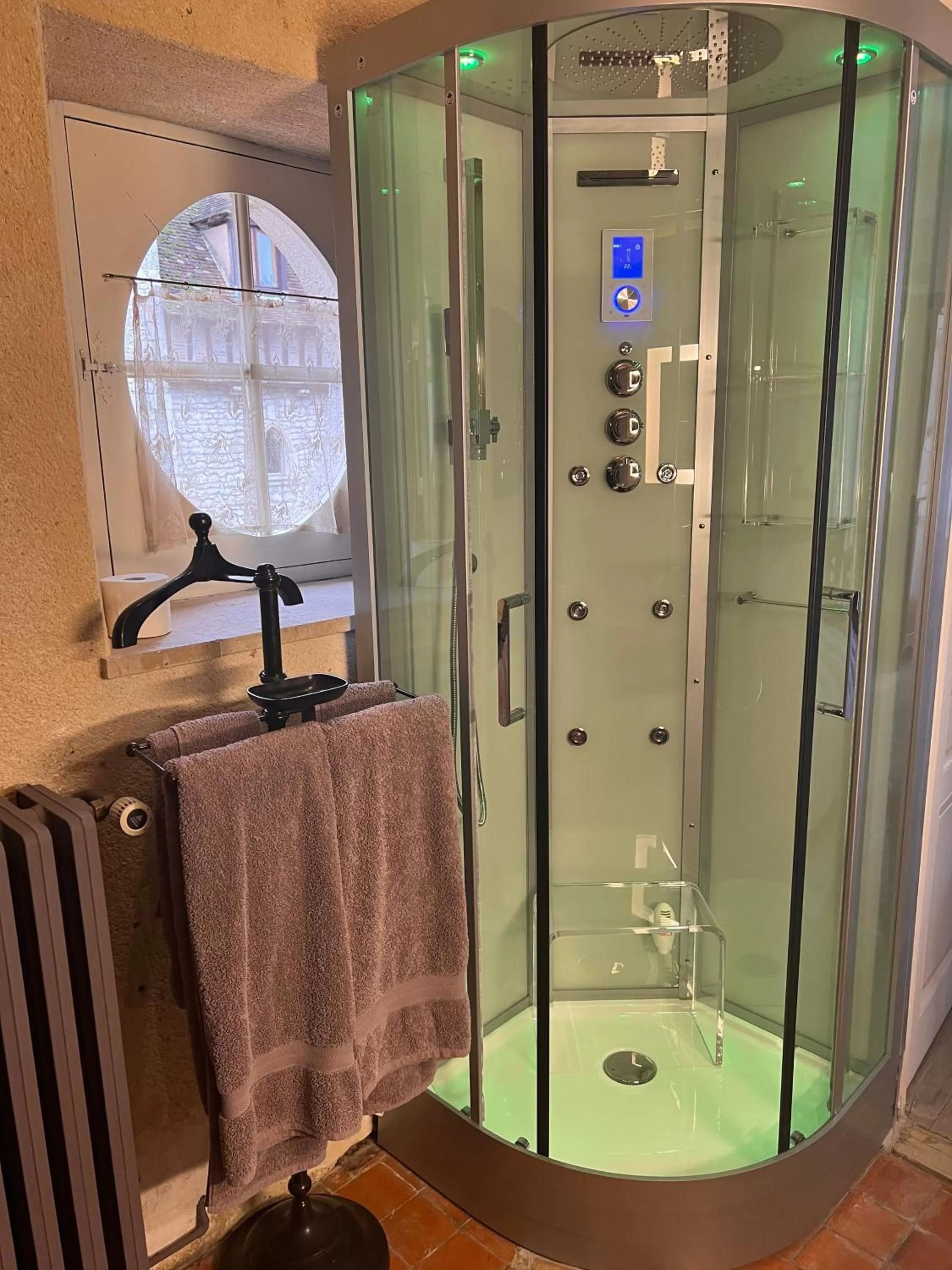 Property building in Demeure des Vieux Bains