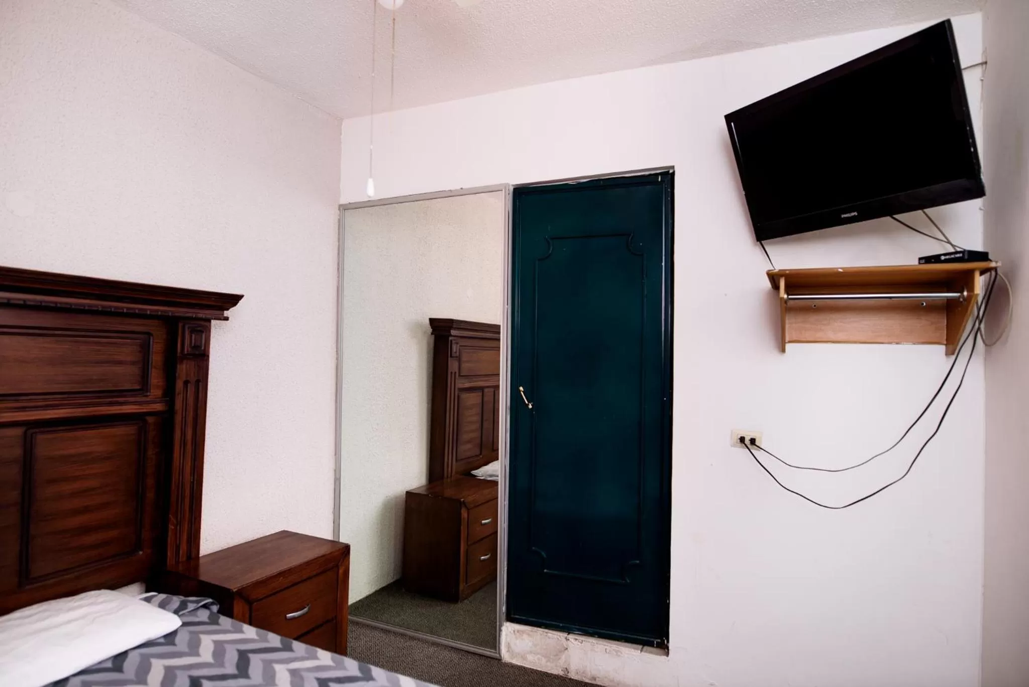 TV and multimedia, Bed in Hotel María Elena