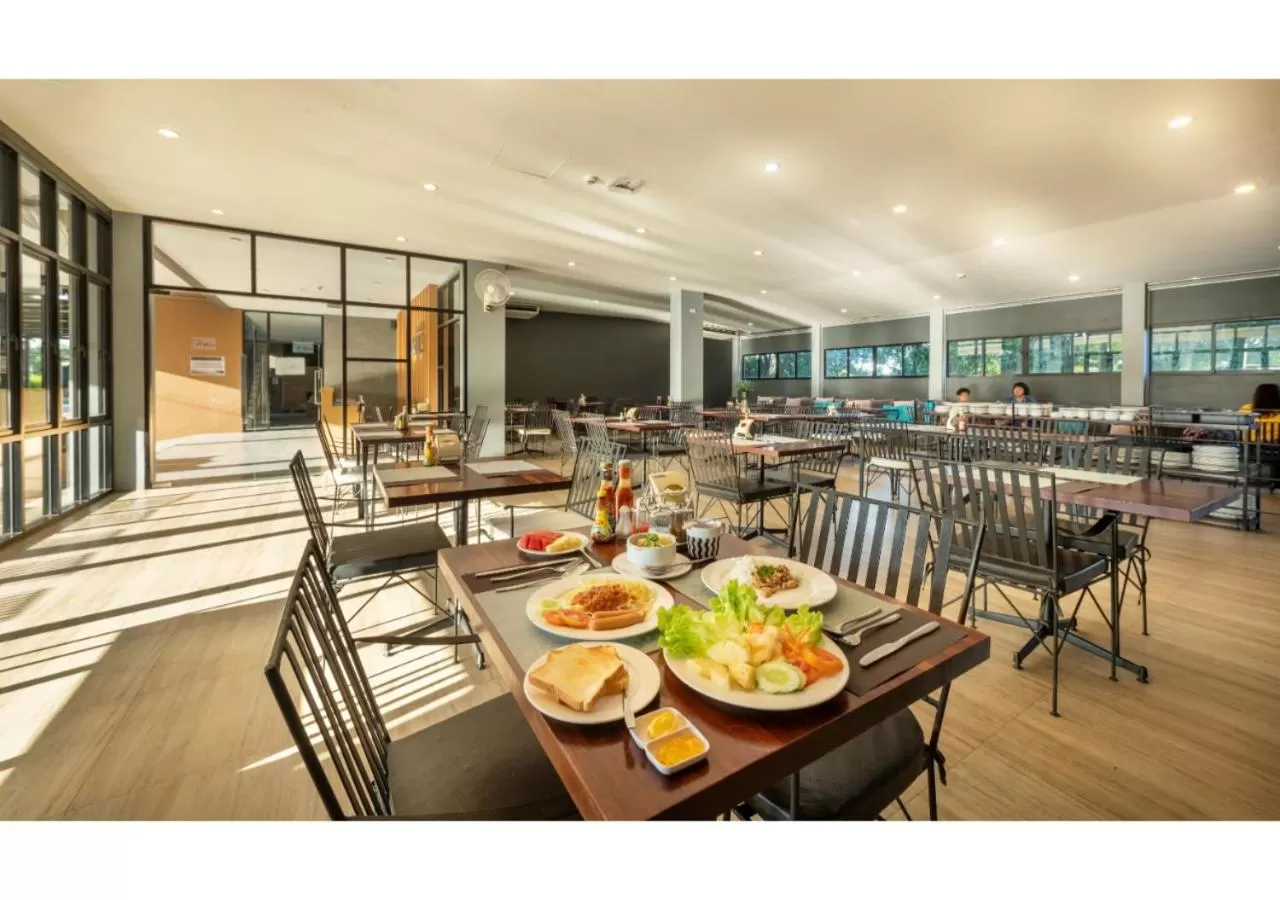 Restaurant/places to eat in The Wind Hotel