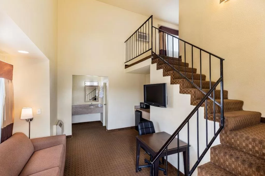 Photo of the whole room in Key Inn and Suites