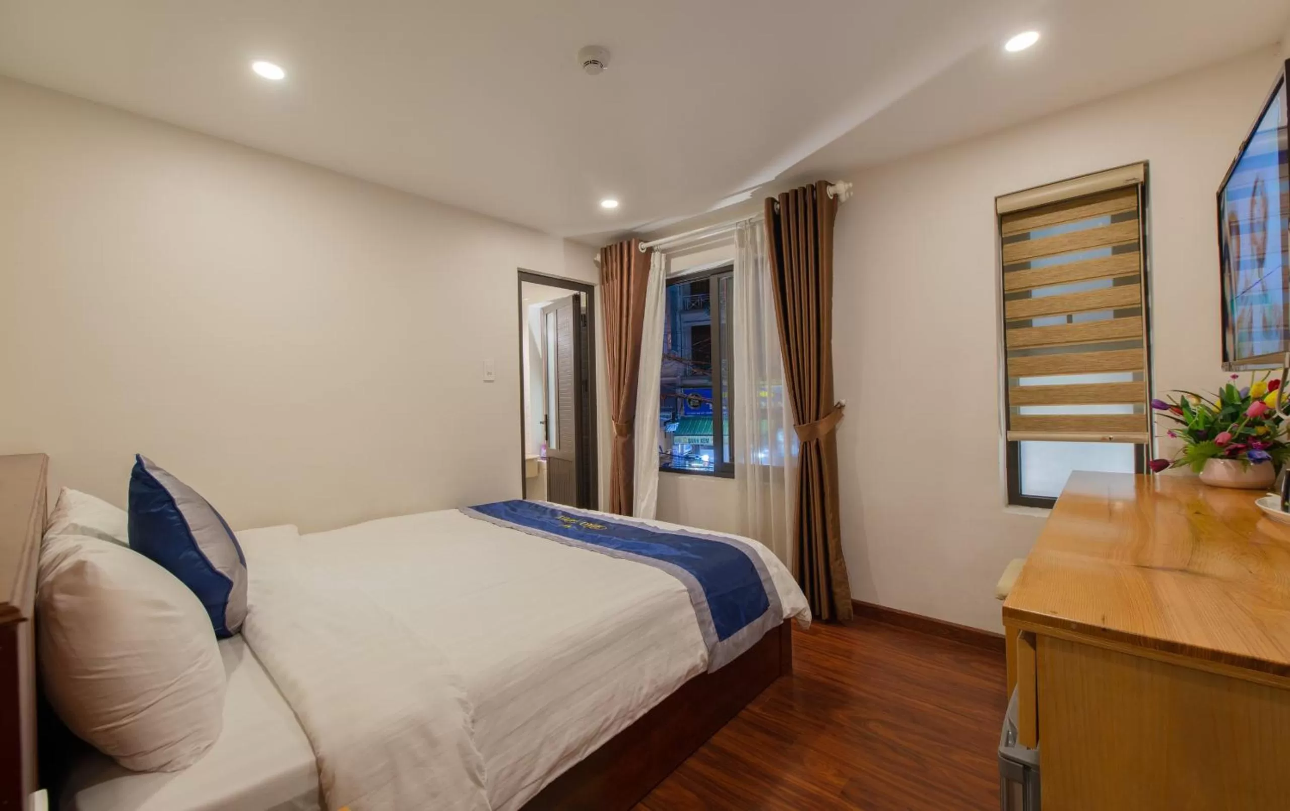 Photo of the whole room, Bed in Hotel Bao Duy