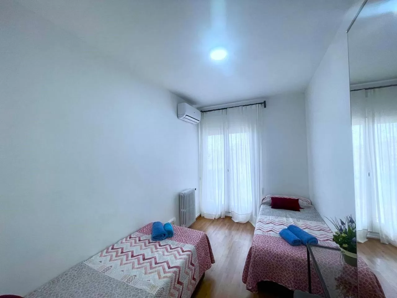 Bed in Habitaciones Rambla Catalunya