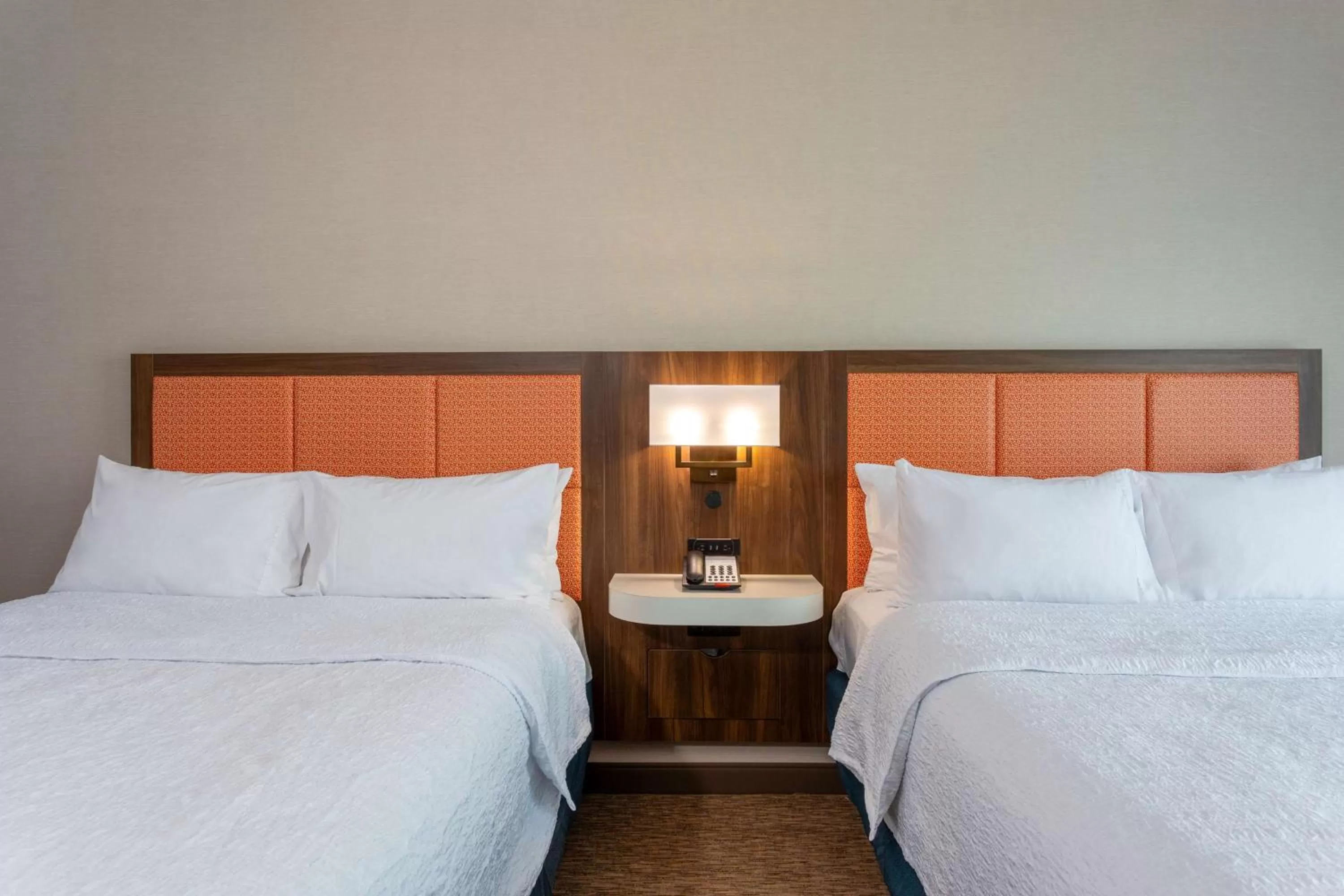 Bed in Hampton Inn Marianna I-10