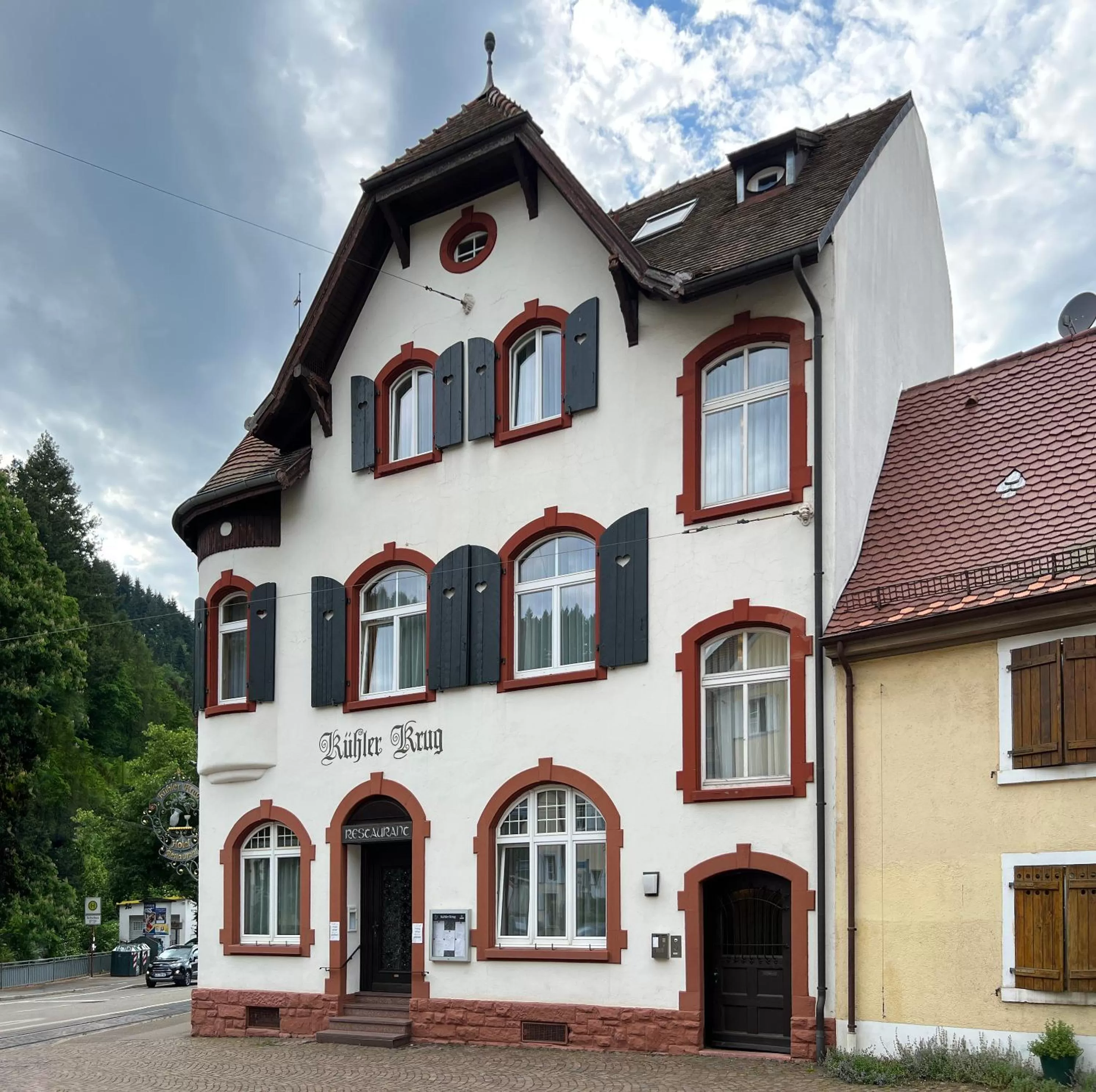 Property building in Hotel Kühler Krug