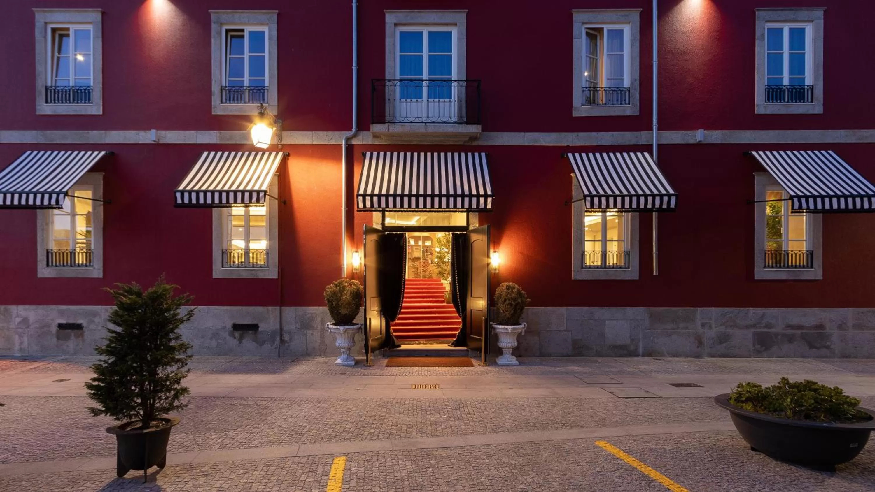 Property building in AP Dona Aninhas