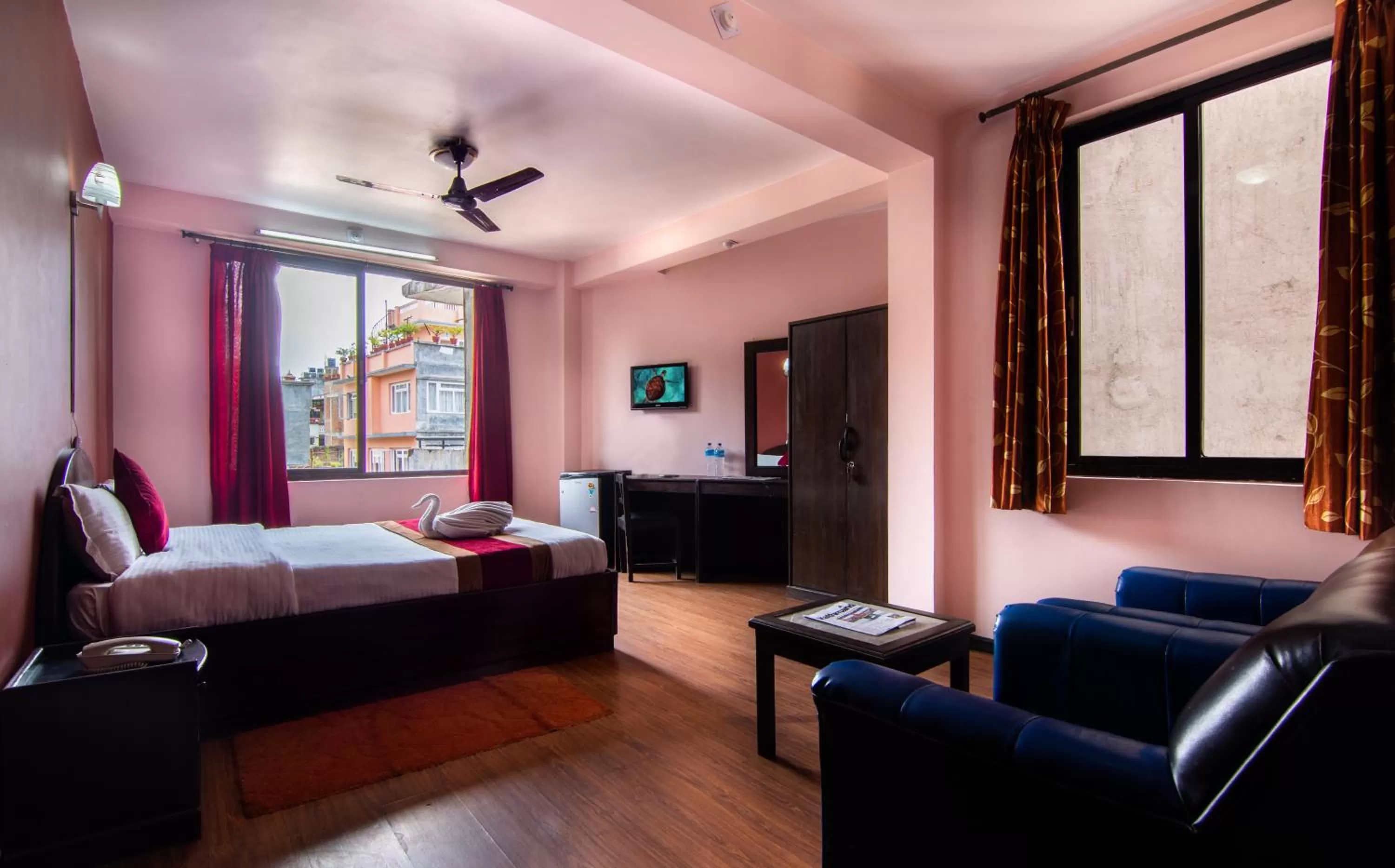 Photo of the whole room, Seating Area in Hotel Family Home