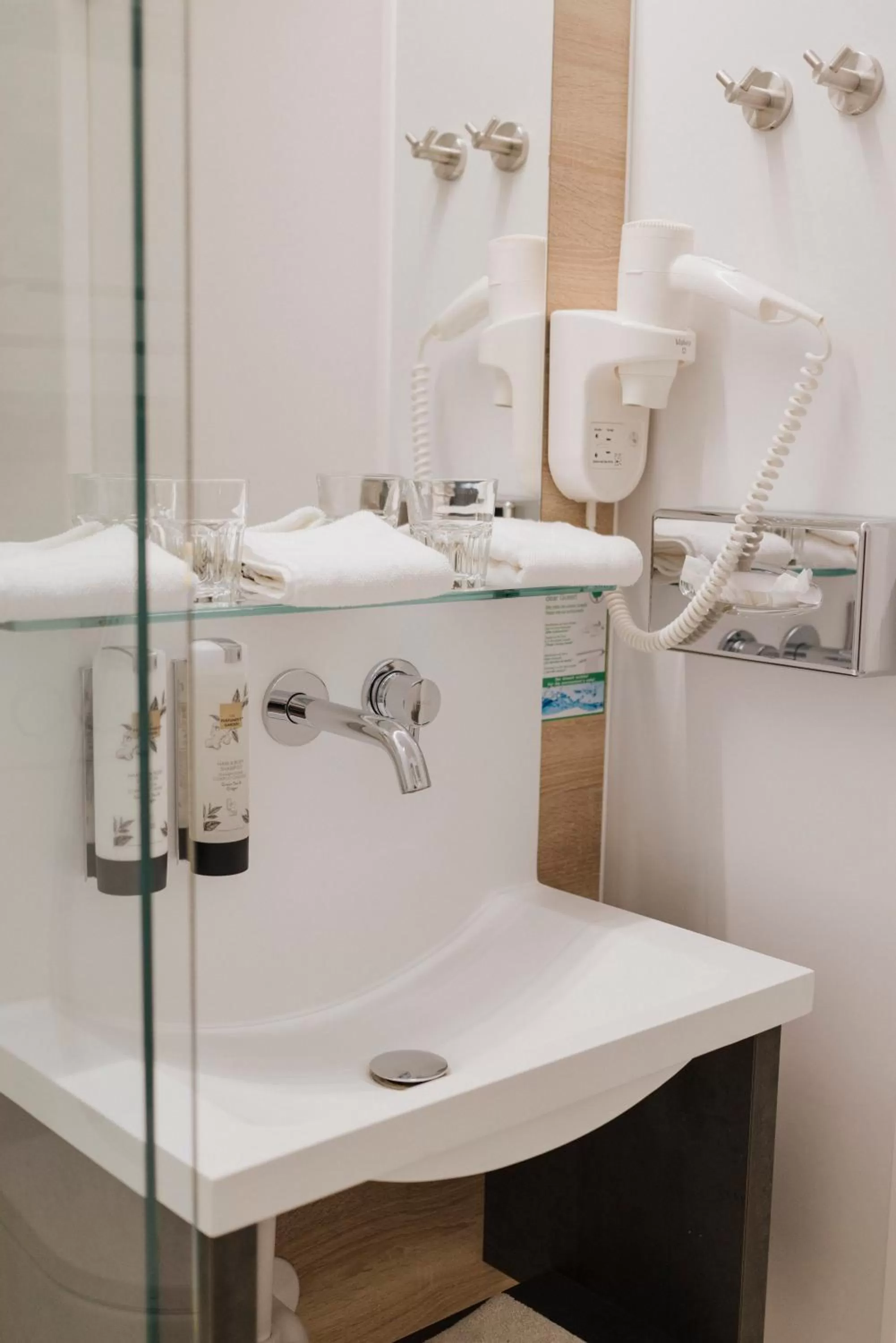 Bathroom in Kracher Hotel Doppelzimmer