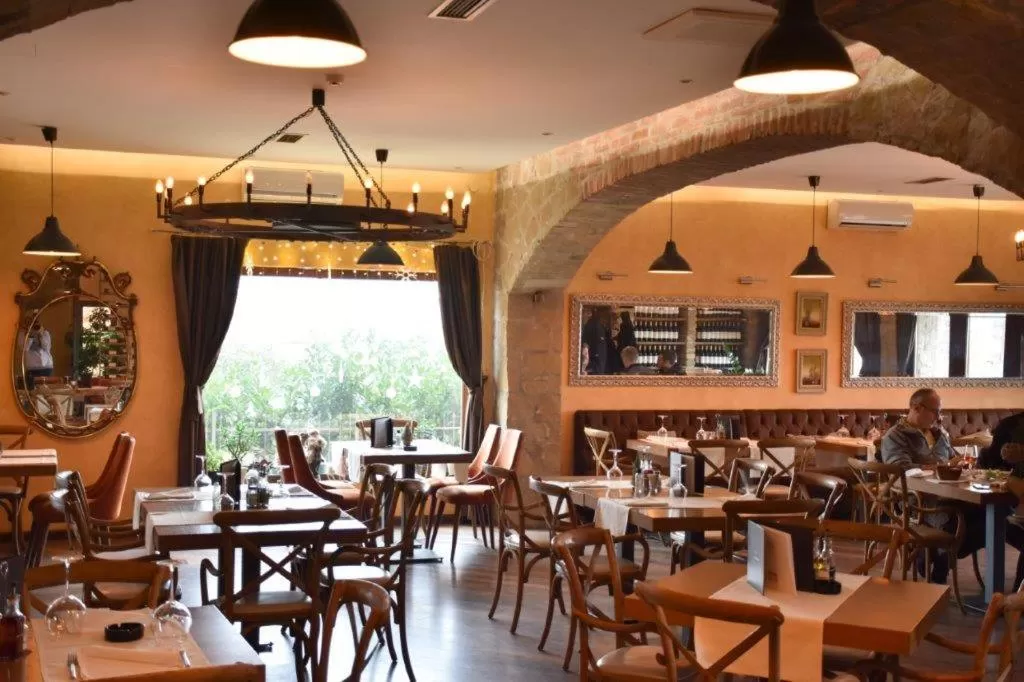 Restaurant/places to eat in Garni Hotel Chicha - Winery ŠKRBIĆ