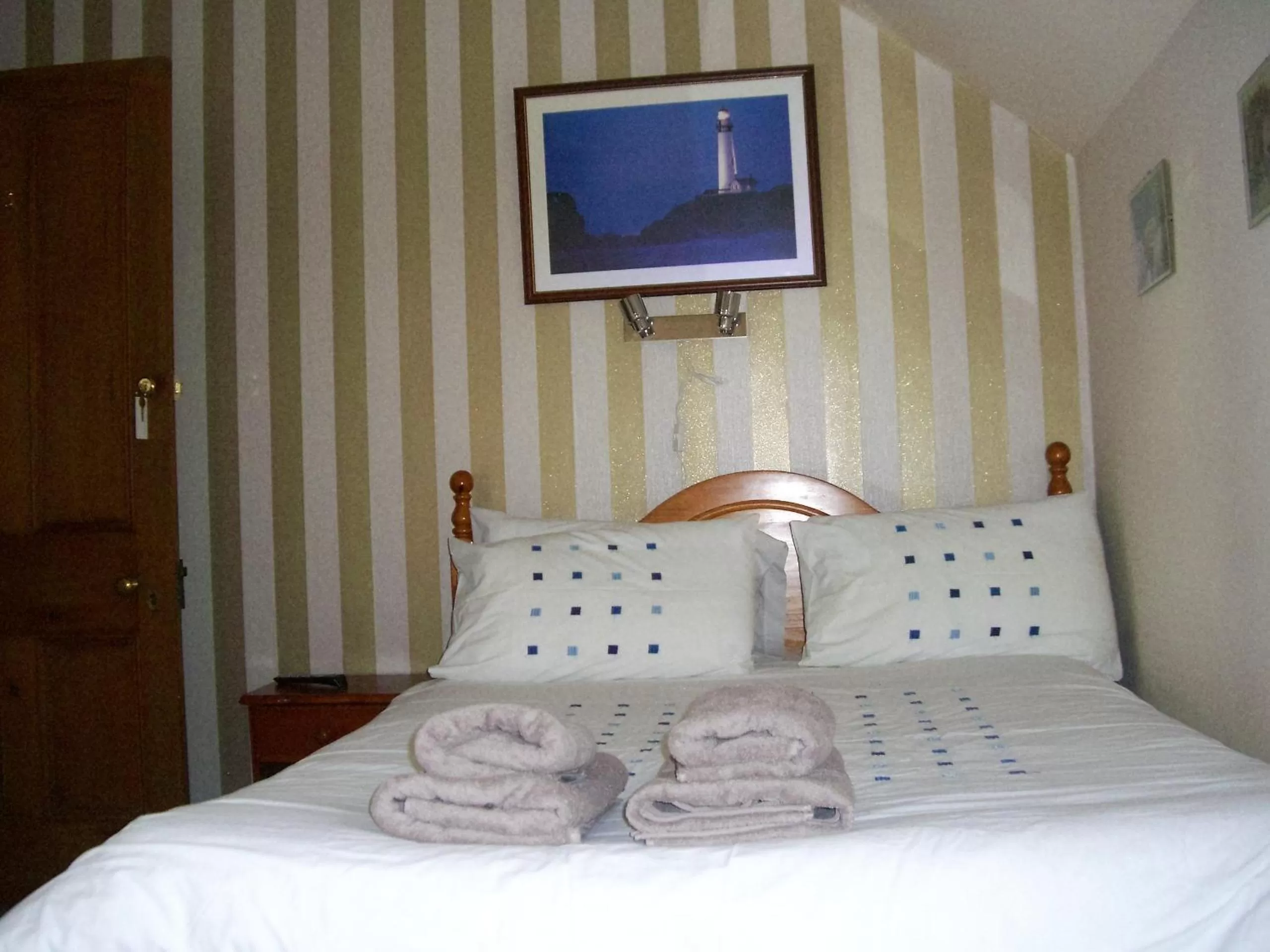 Photo of the whole room, Bed in The Quaich B&B