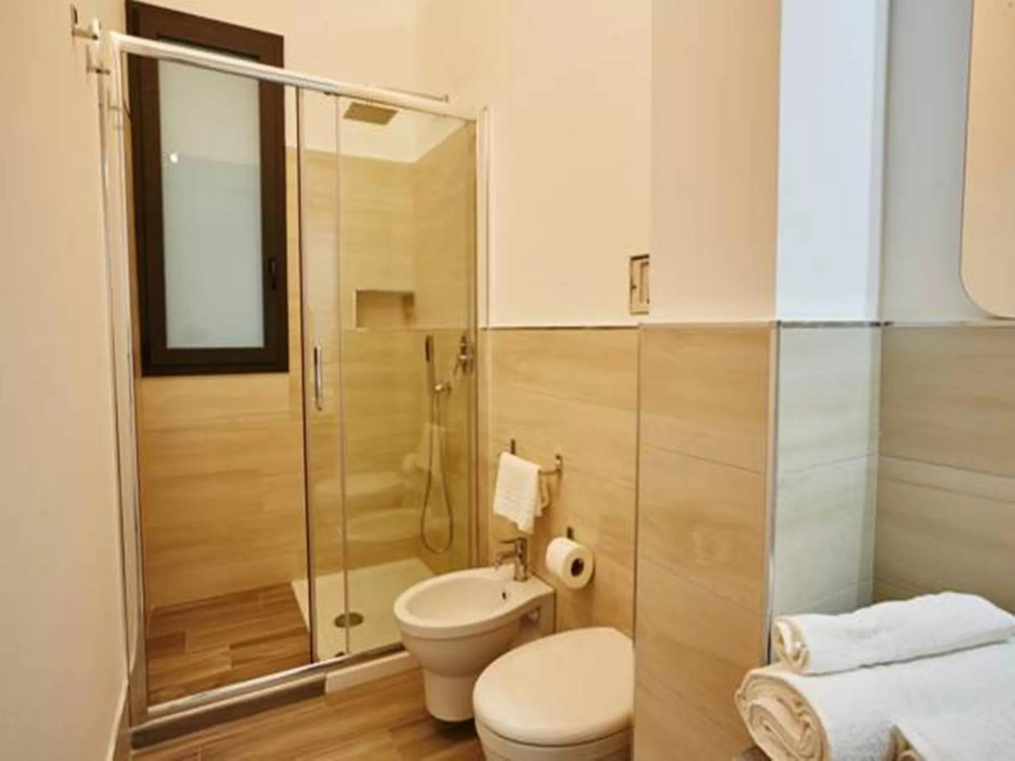 Shower in Il Vecchio Marsala