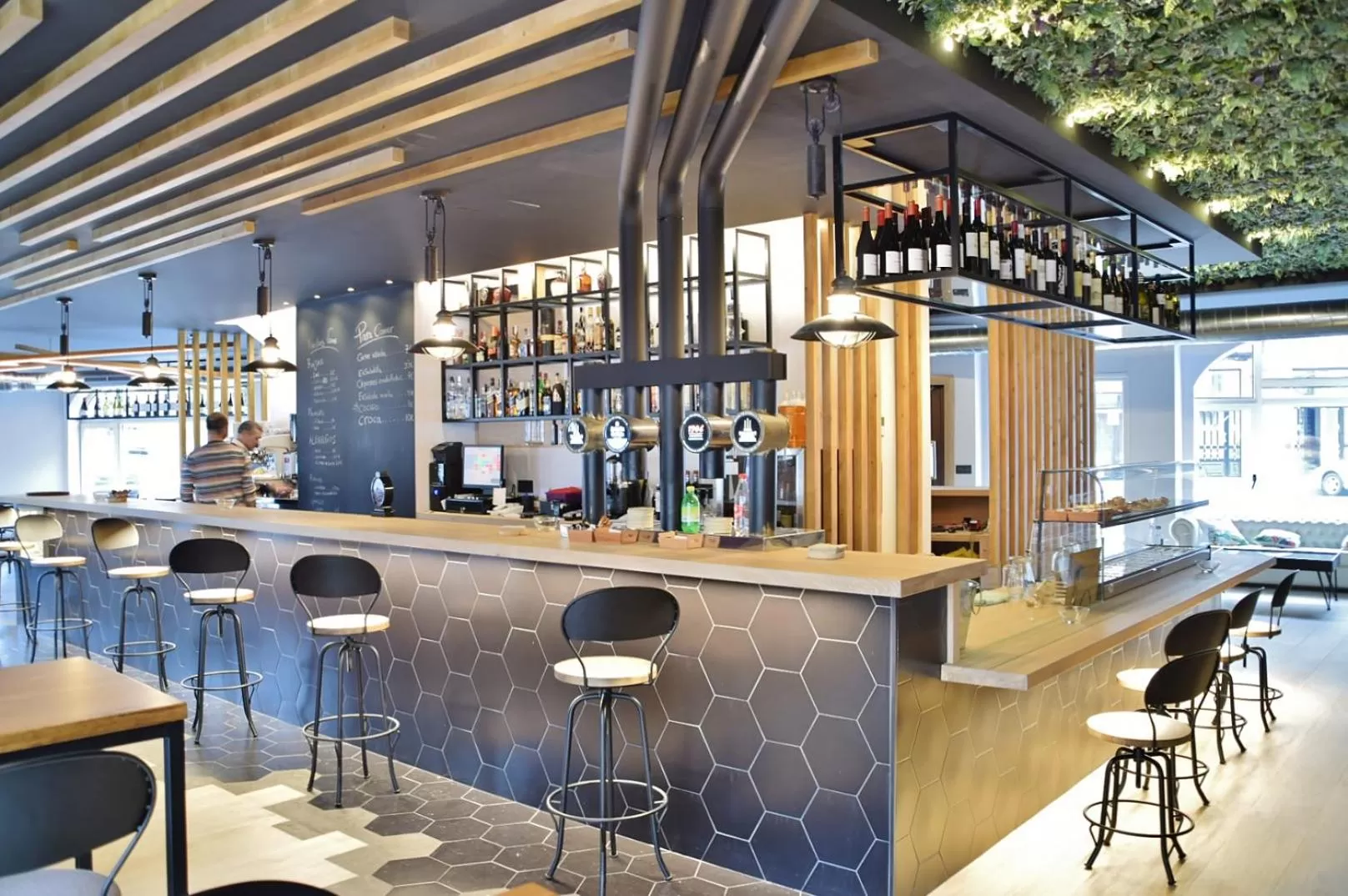 Lounge or bar in Hospedium Hotel La Marina Costa da Morte