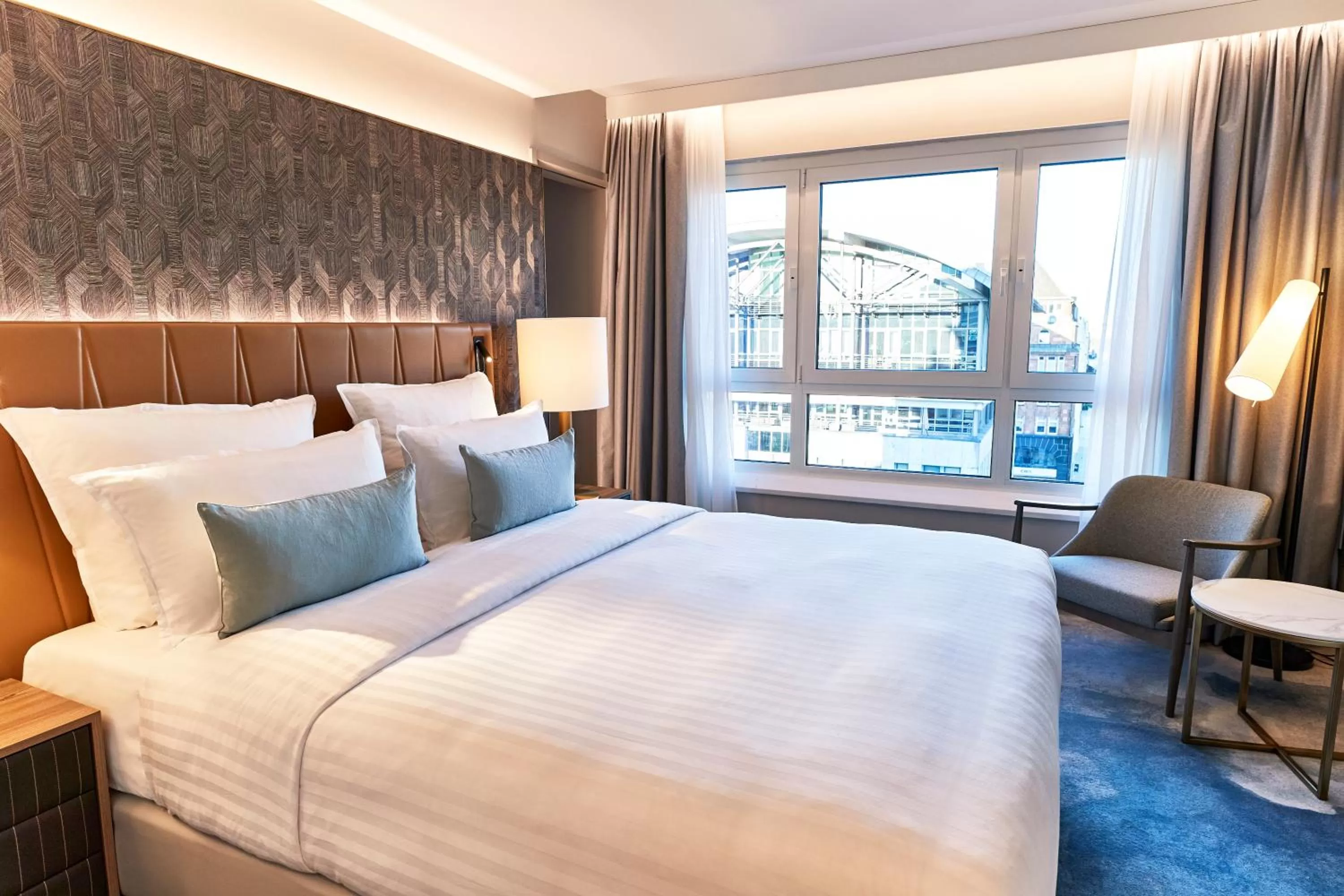 Bed in Steigenberger Hotel Hamburg