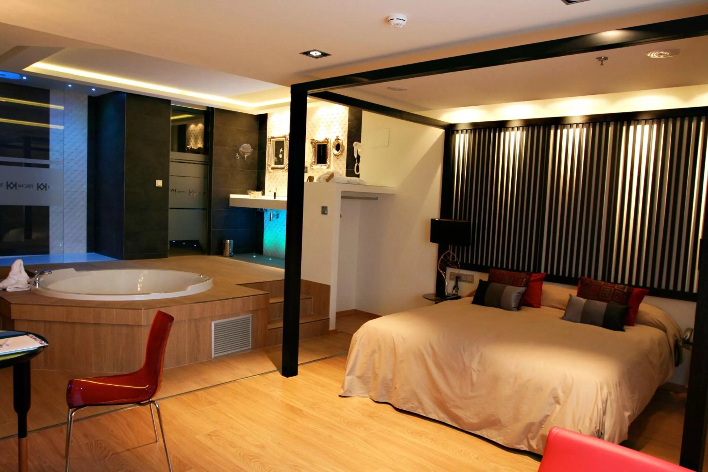 Photo of the whole room, Bed in Kadrit Hotel