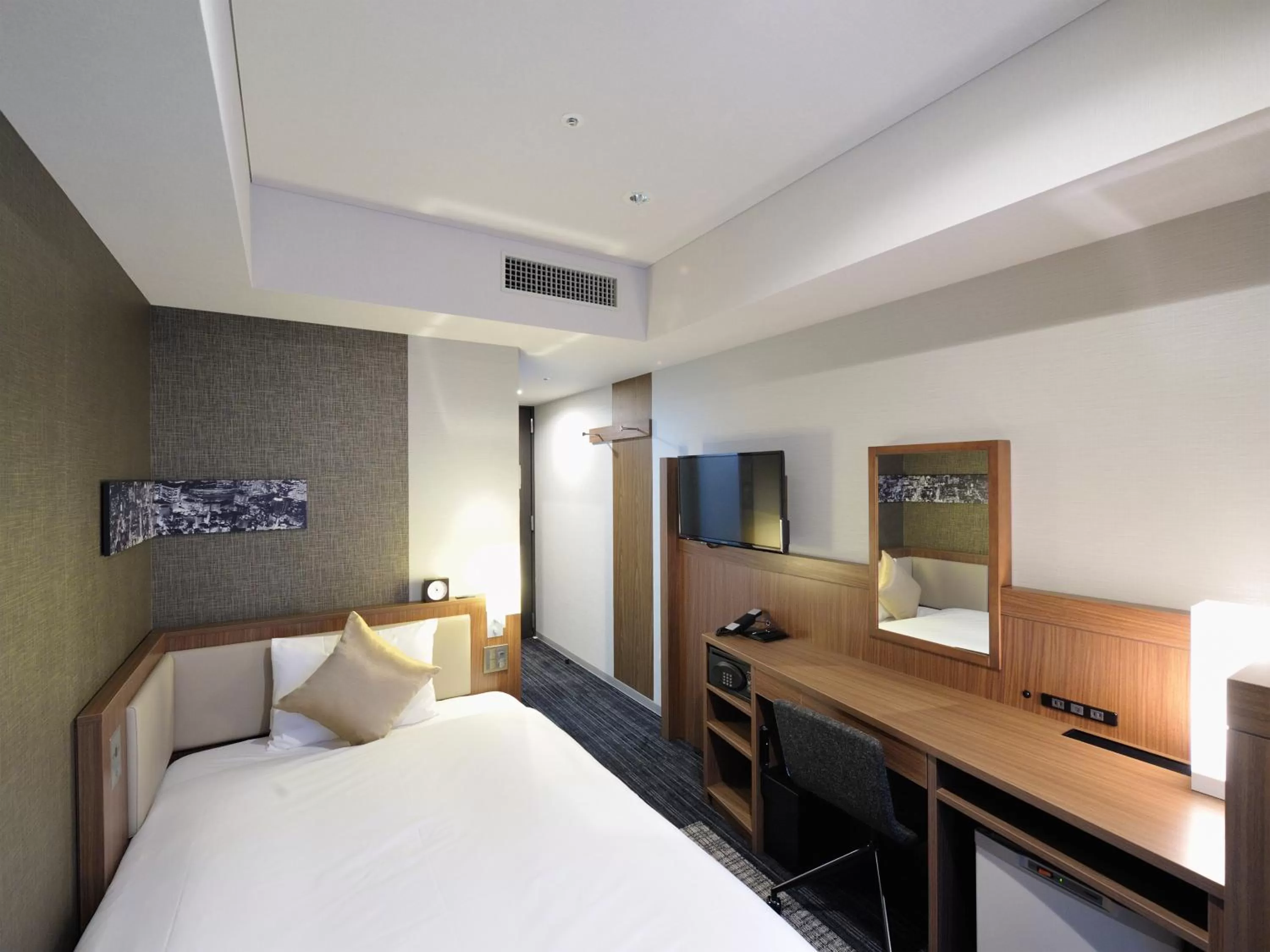 Single Room (Female Only) - Non-Smoking in Four Points Flex by Sheraton Osaka Umeda