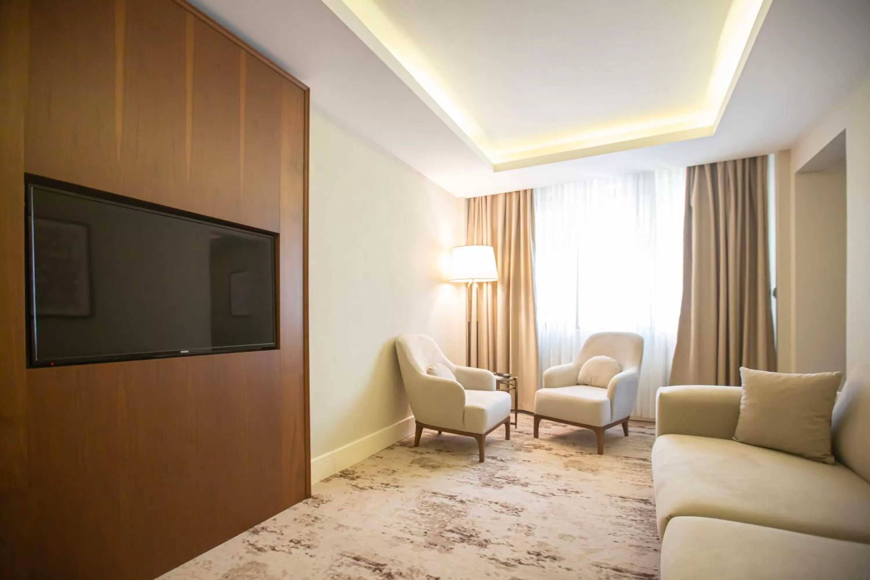 Communal lounge/ TV room in Ramada Plaza Sultanahmet