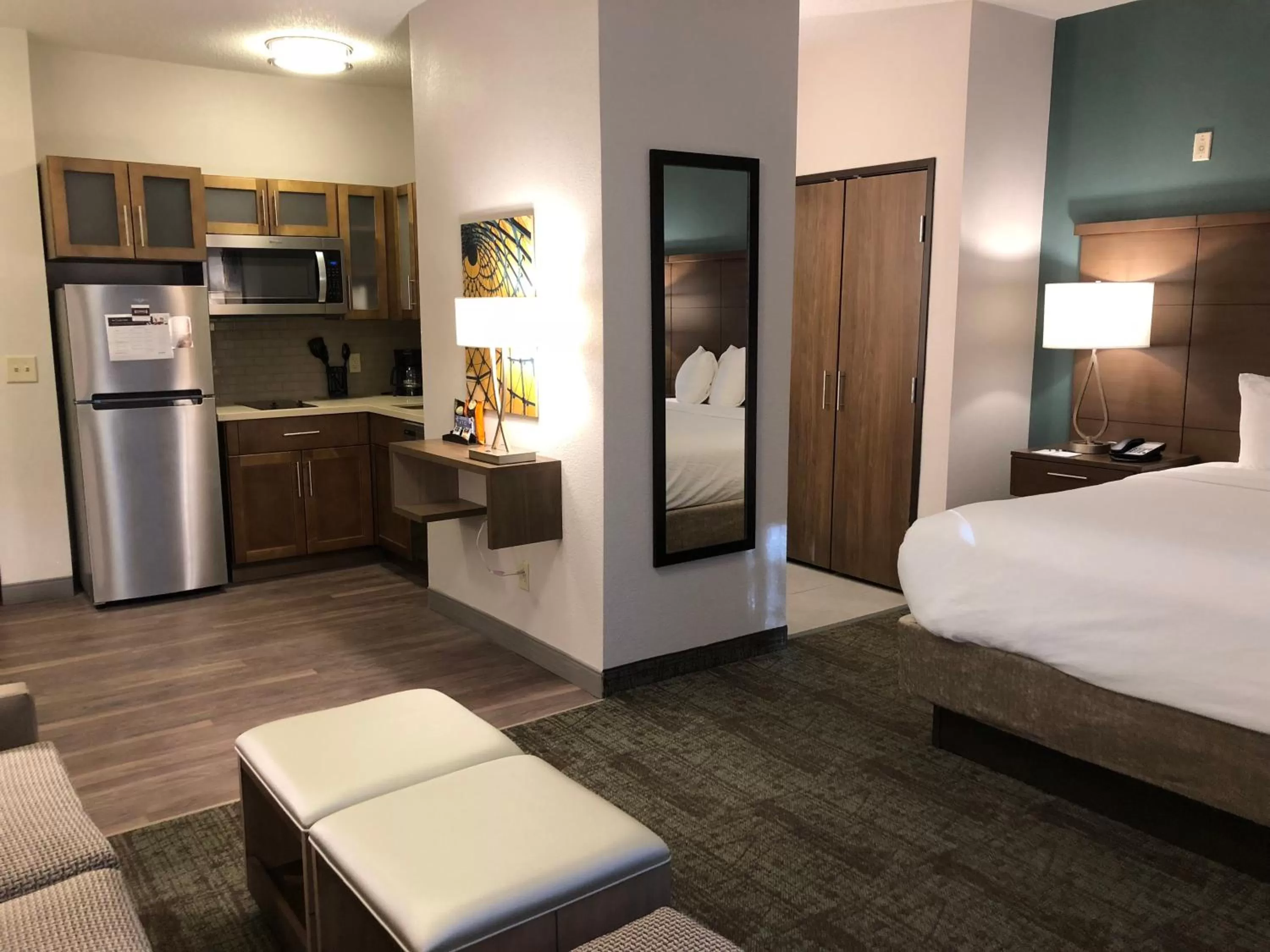 Photo of the whole room, Bed in Staybridge Suites Columbia-Highway 63 & I-70 by IHG