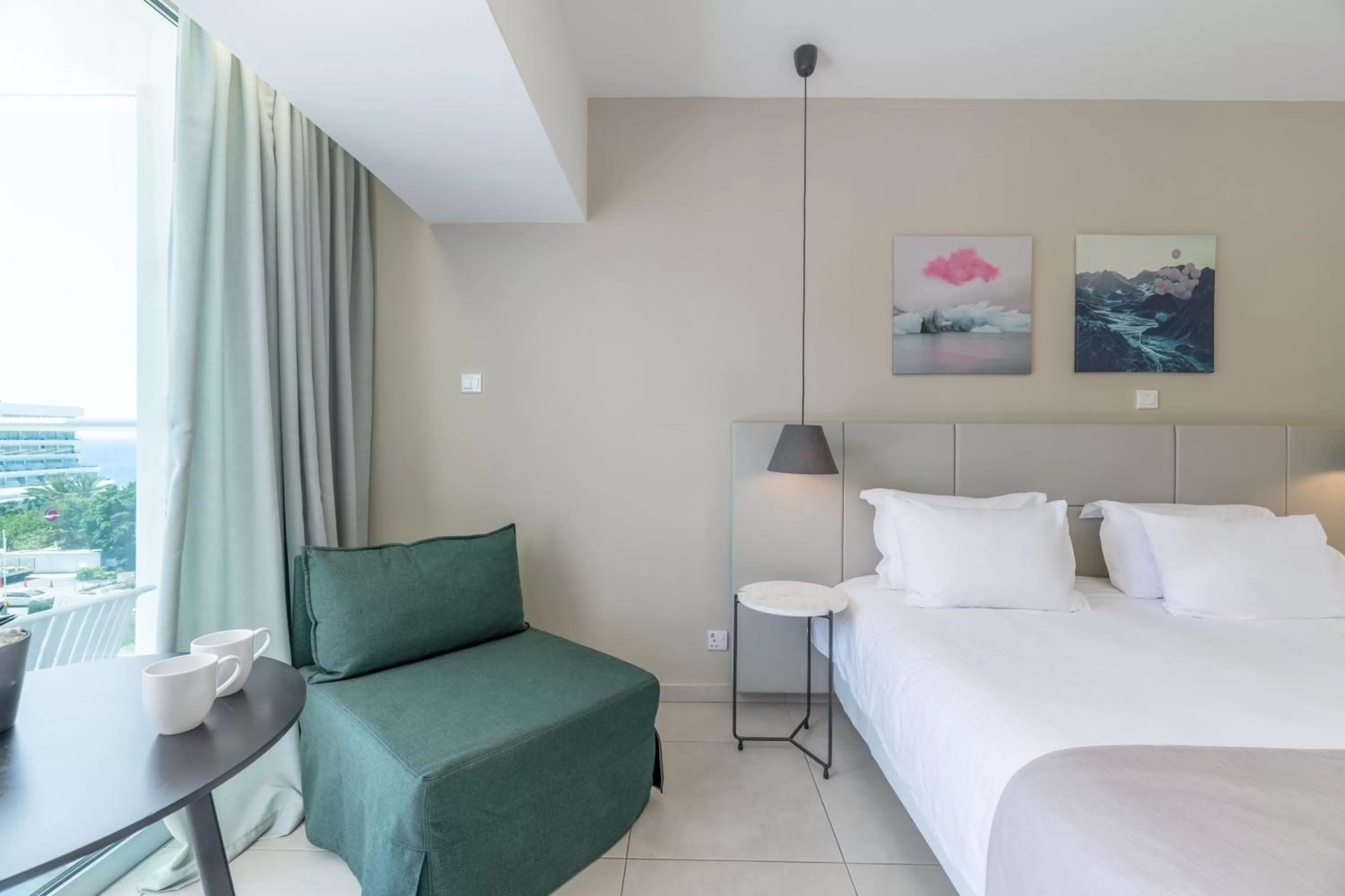 View (from property/room), Bed in Napa Mermaid Hotel & Suites