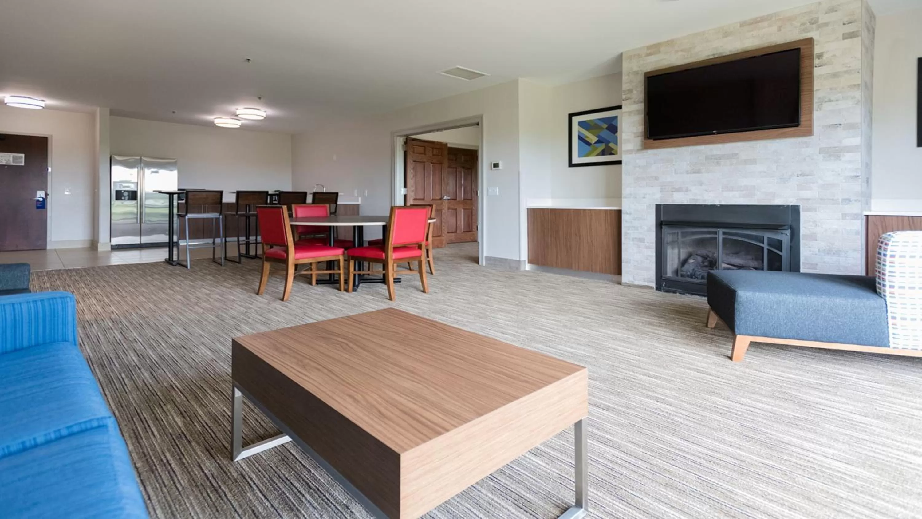 Photo of the whole room in Holiday Inn Express & Suites Lexington North West-The Vineyard by IHG