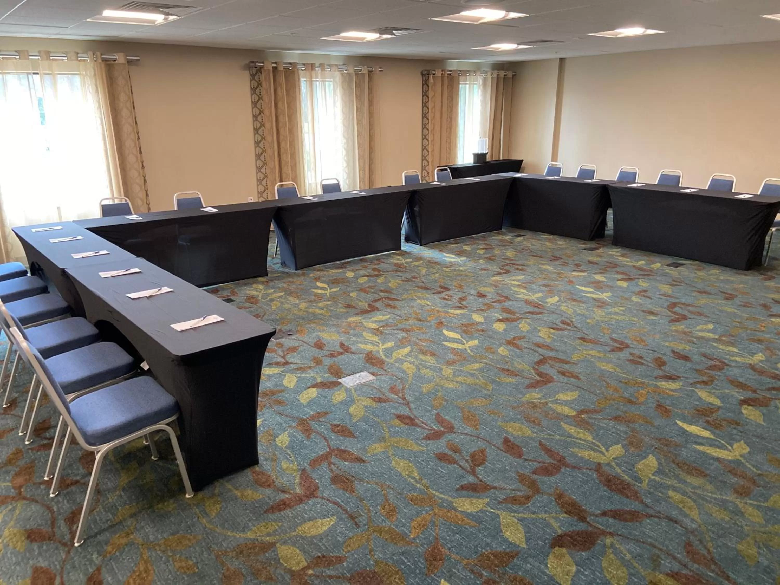 Meeting/conference room in Candlewood Suites - Orlando - Lake Buena Vista by IHG