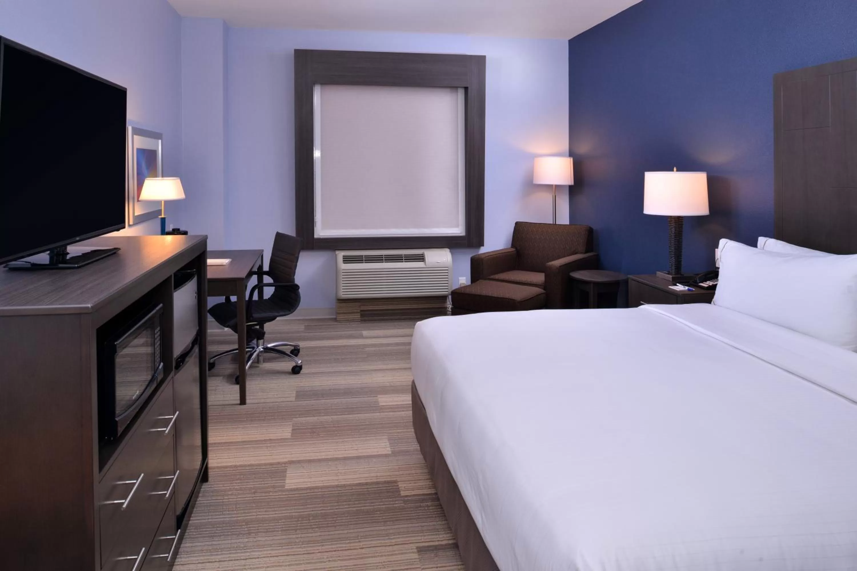 Photo of the whole room, Bed in Holiday Inn Express Hotels & Suites Loma Linda by IHG