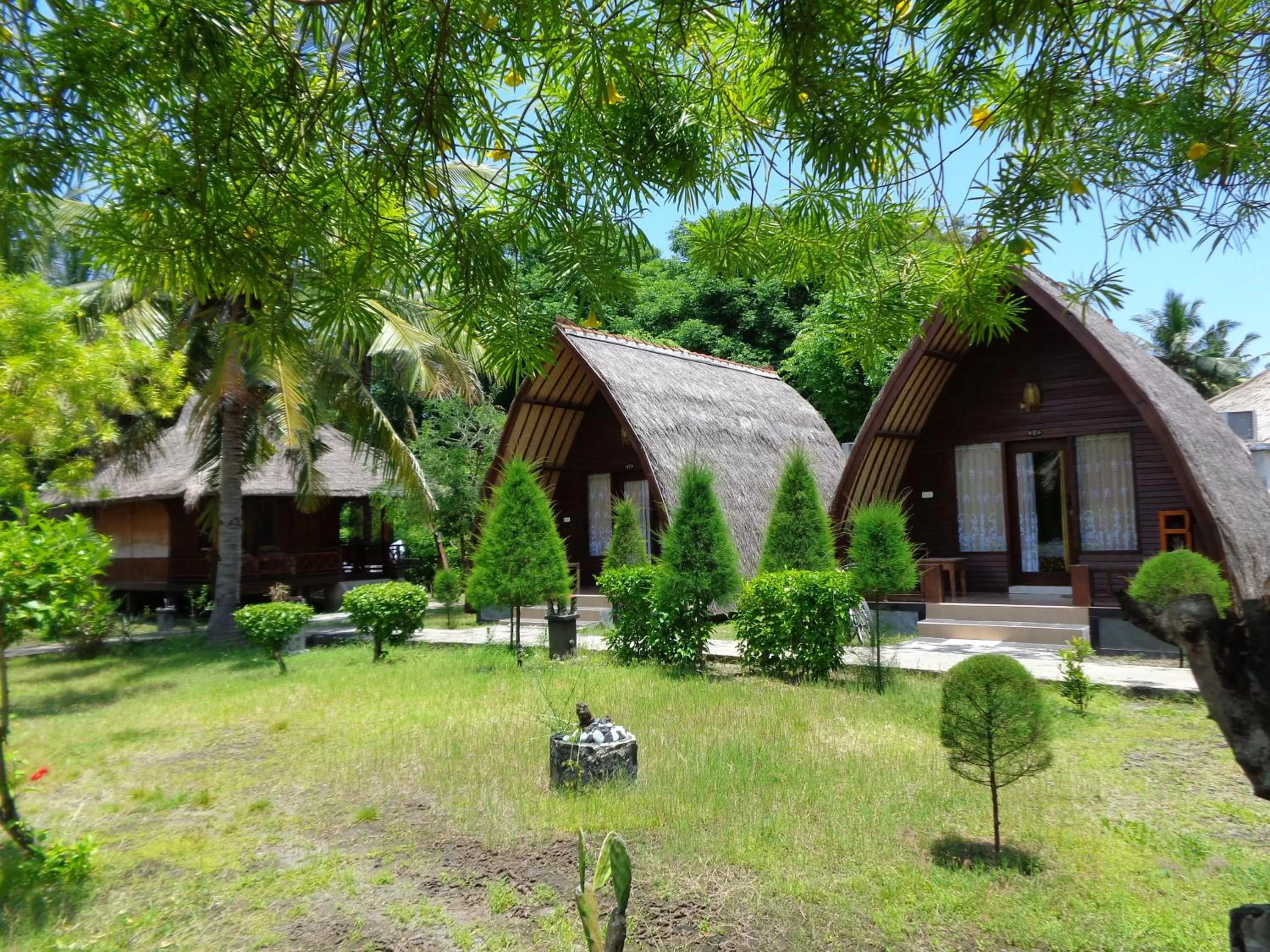 Garden view, Property Building in Sandy Beach Bungalows
