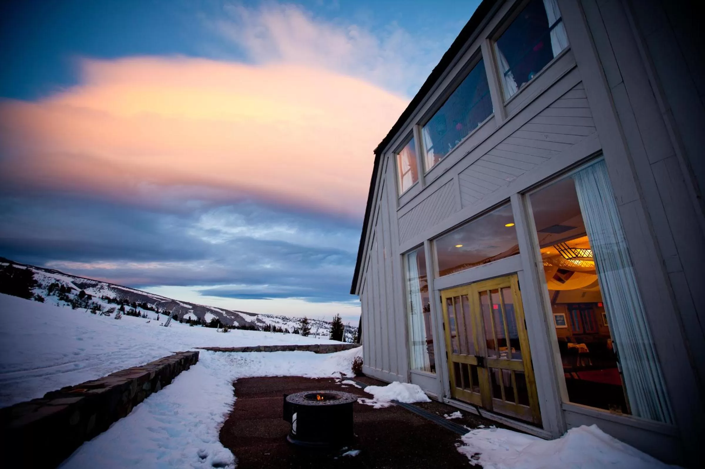 Facade/entrance in Timberline Lodge