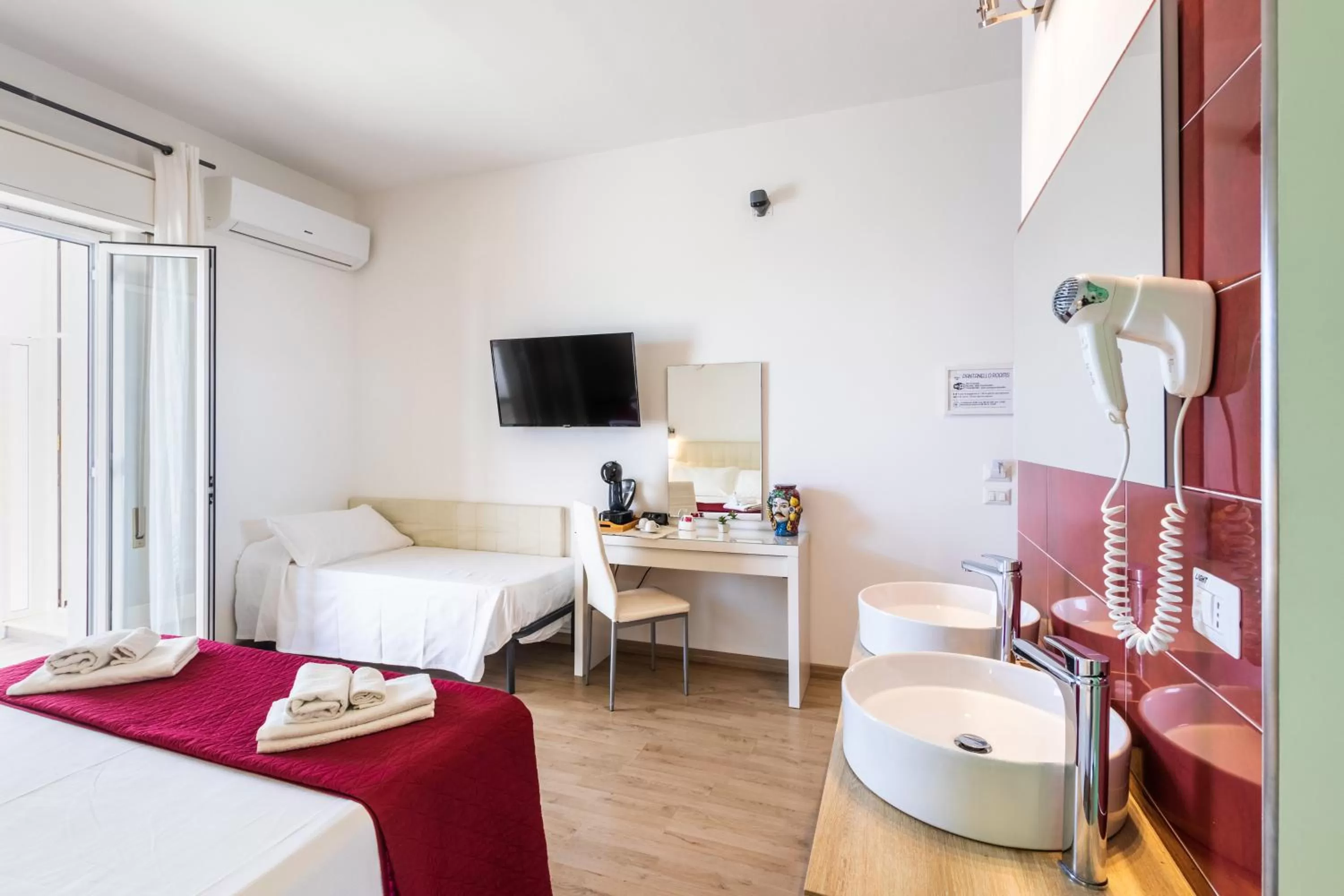 Bedroom, Bed in Pantanello Rooms Avola