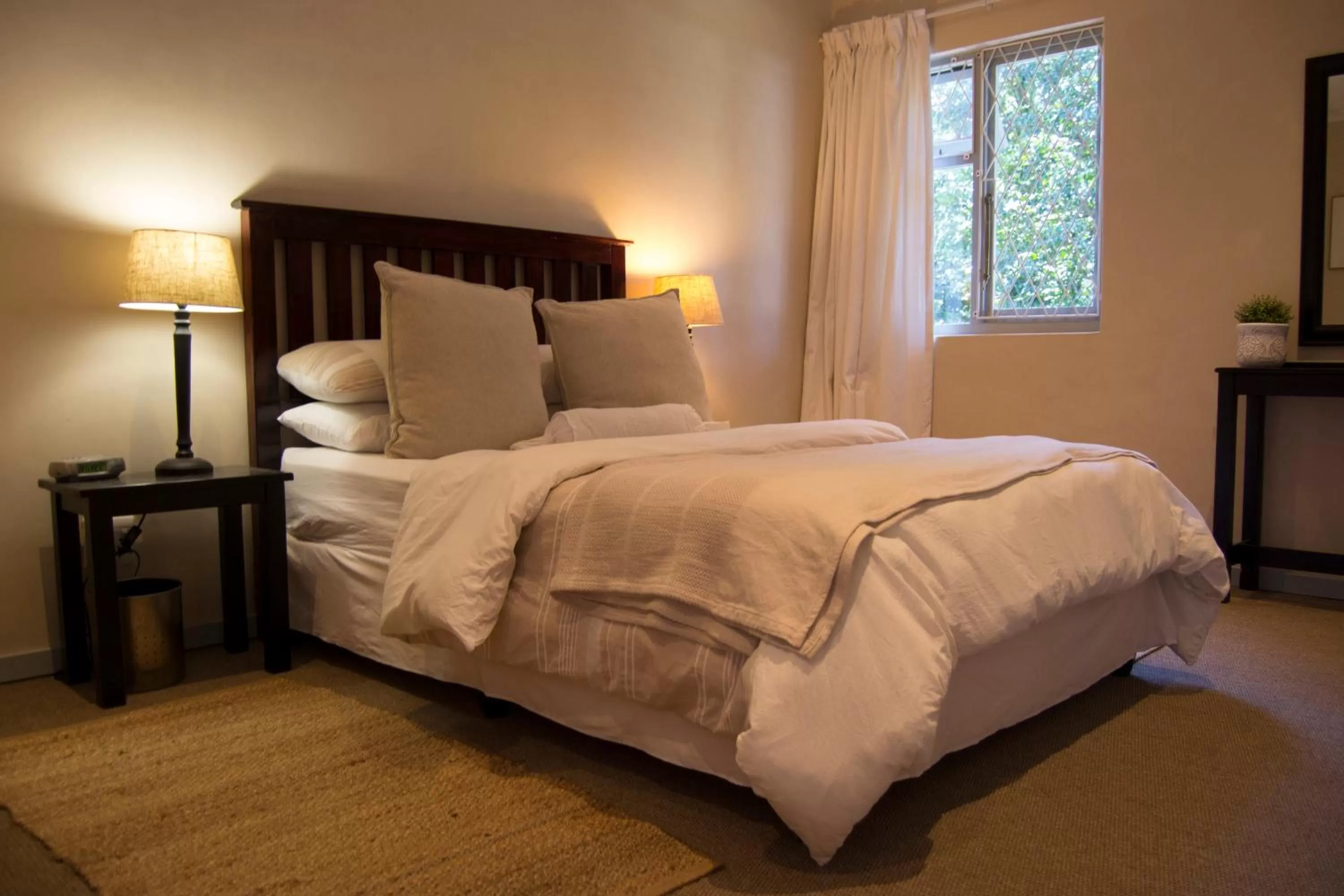 Photo of the whole room, Bed in Dunranch House