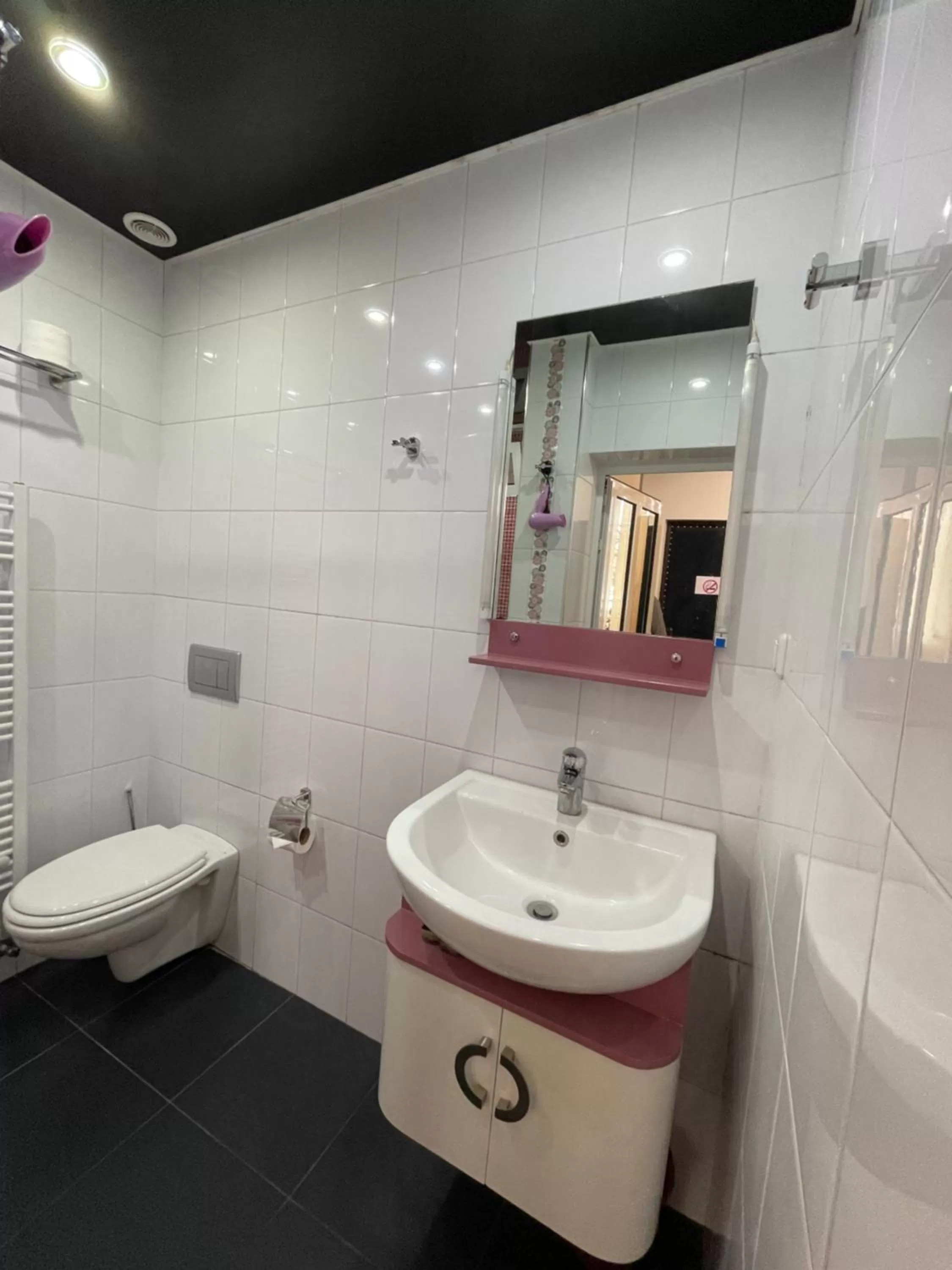 Bathroom in Armine's B&B