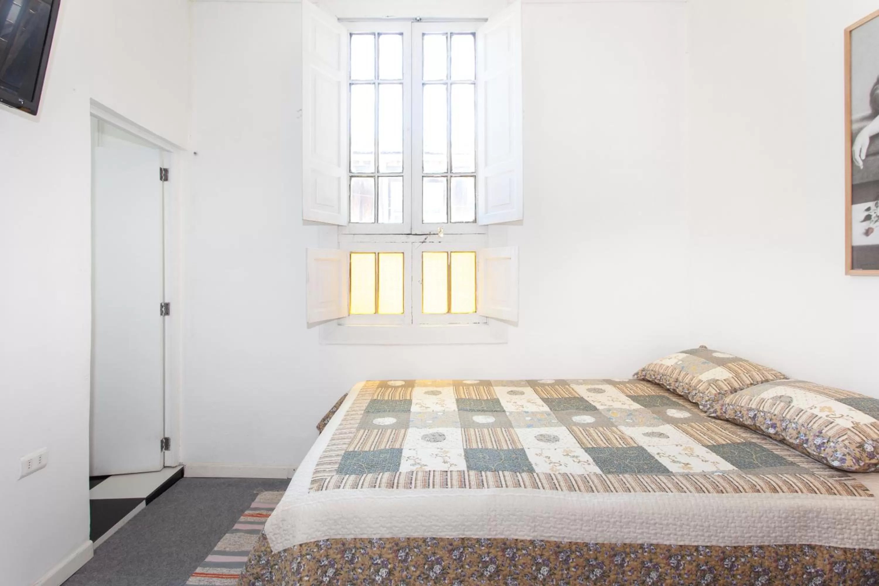 Photo of the whole room, Bed in Italia Suite