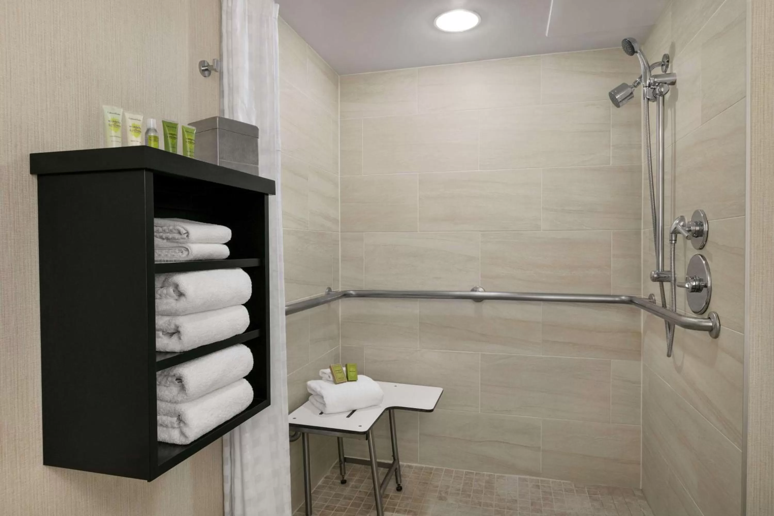 Bathroom in Hilton Orlando/Altamonte Springs