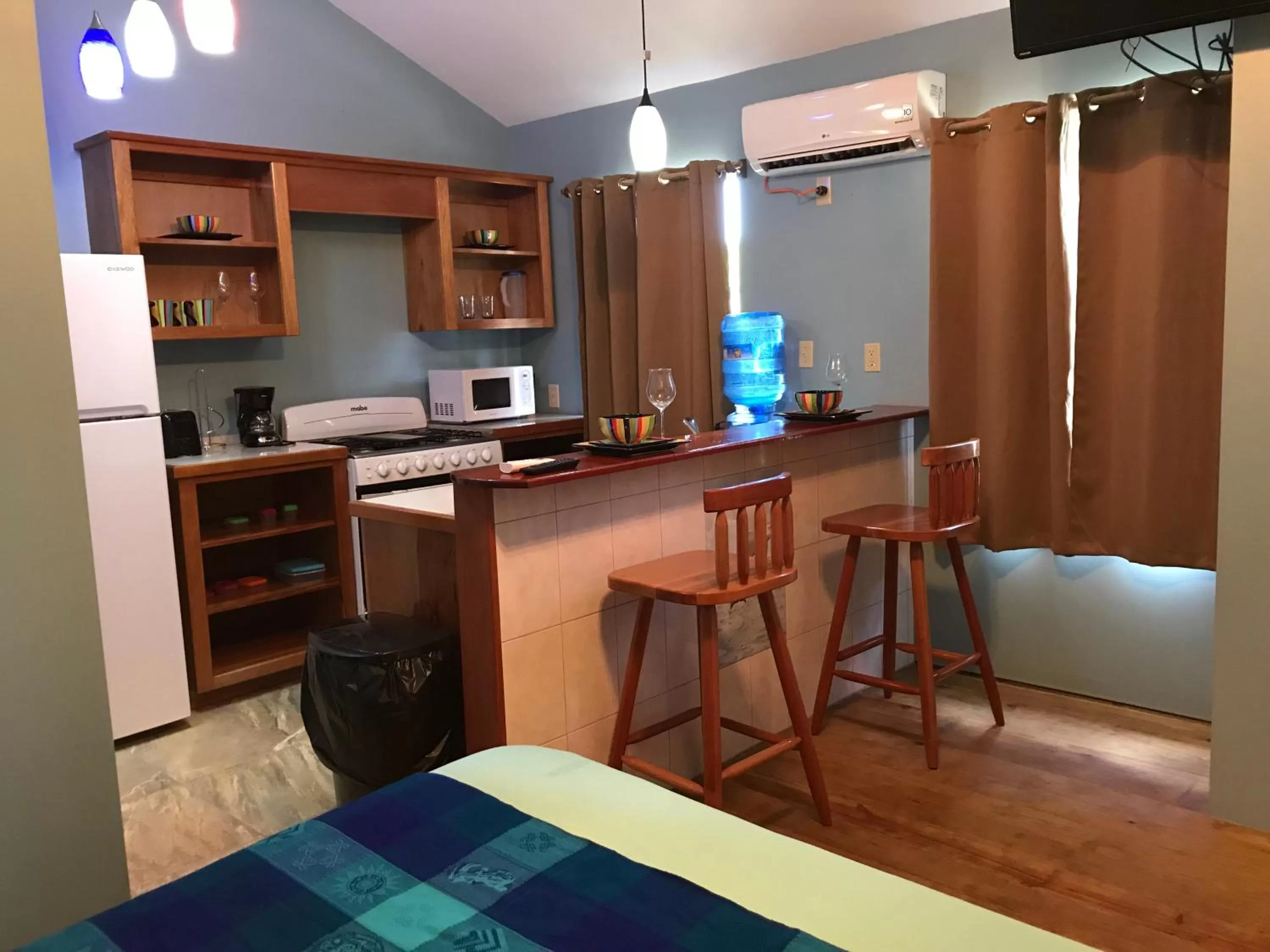 Kitchen or kitchenette, Kitchen/Kitchenette in Tilt-Ta-Dock Resort Belize
