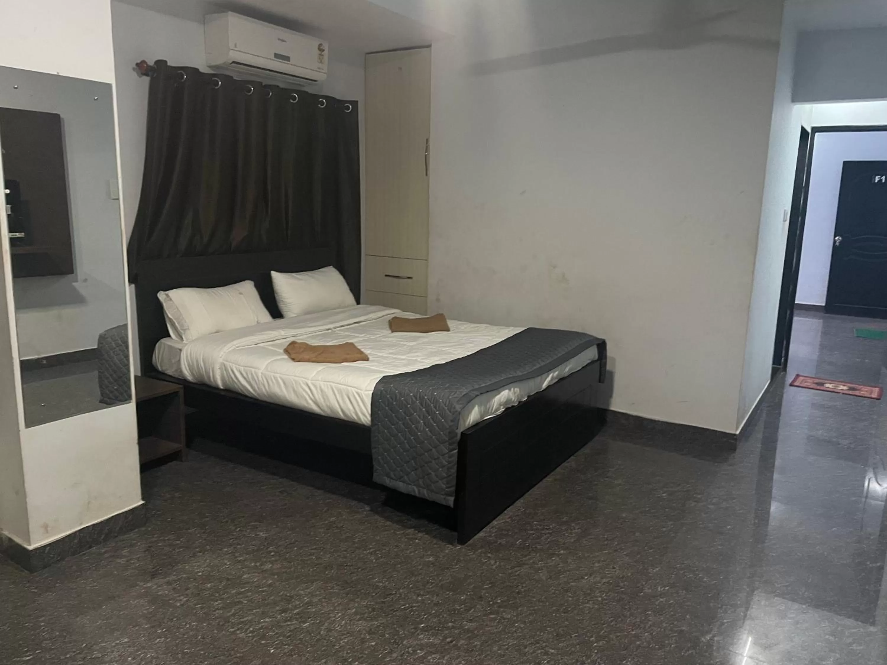 Photo of the whole room, Bed in Calangute Beach Corner