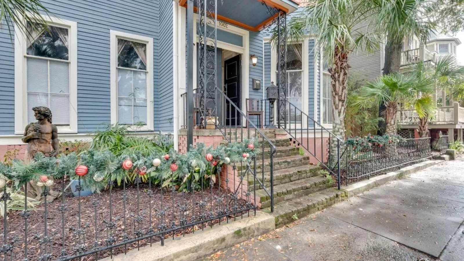 Property Building in Forsyth Park 2 Bedroom Beauty