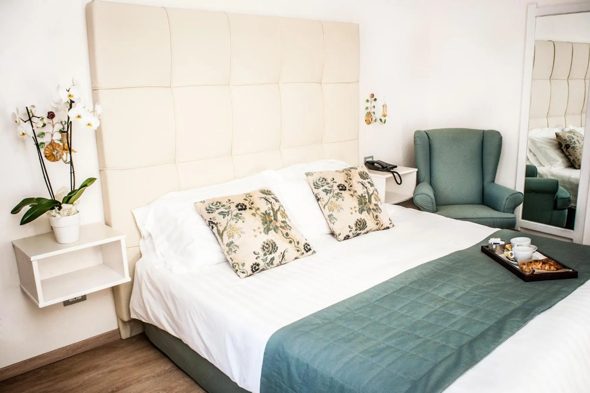 Bedroom, Bed in Hotel Du Lac & SPA