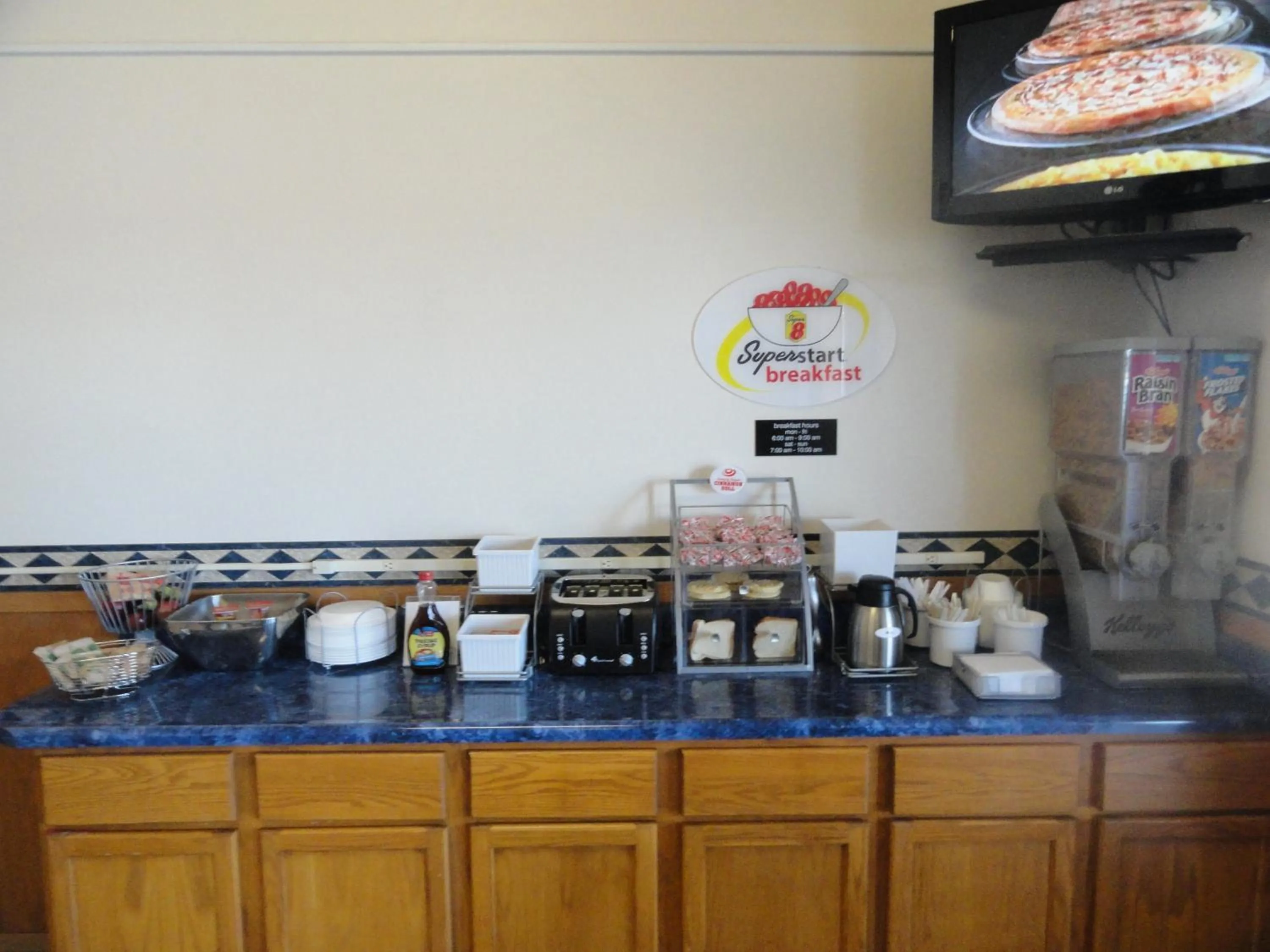 Super 8 by Wyndham Wayne