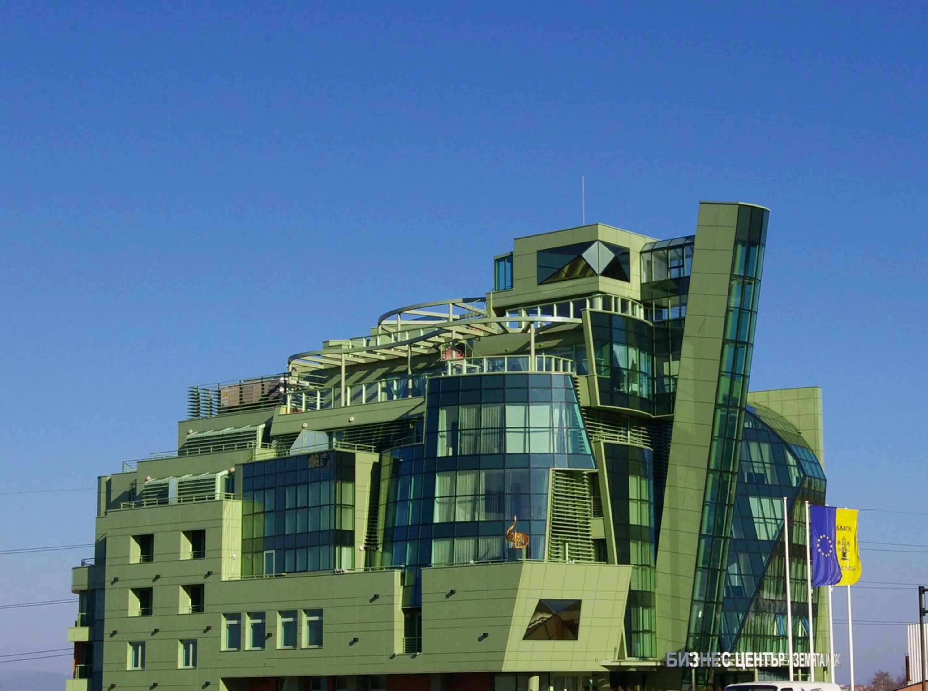 Facade/entrance in Earth & People Hotel & SPA - Free Parking & Swimming Pool