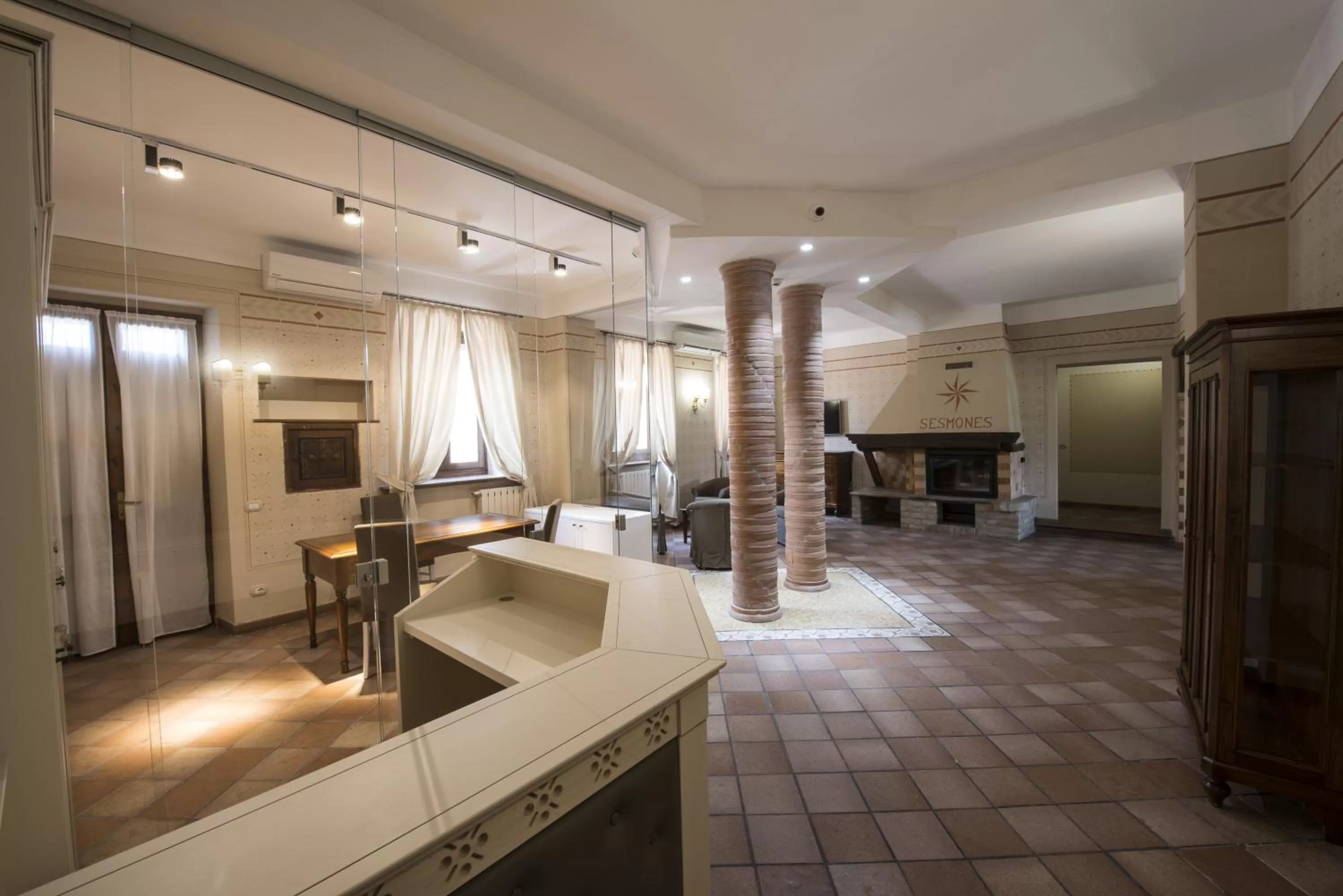 Lobby or reception in Hotel Sesmones