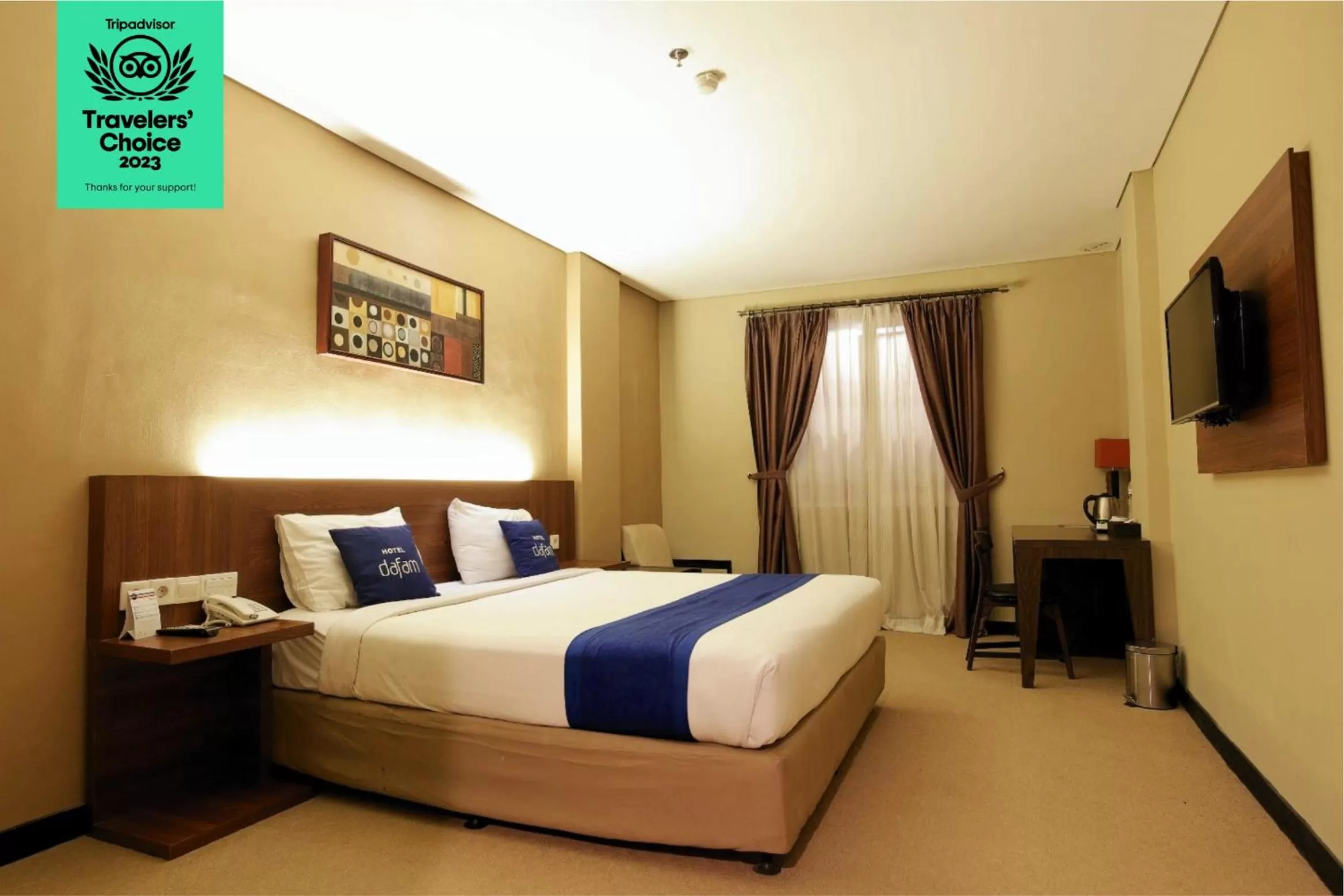Bedroom, Bed in Dafam Hotel Cilacap