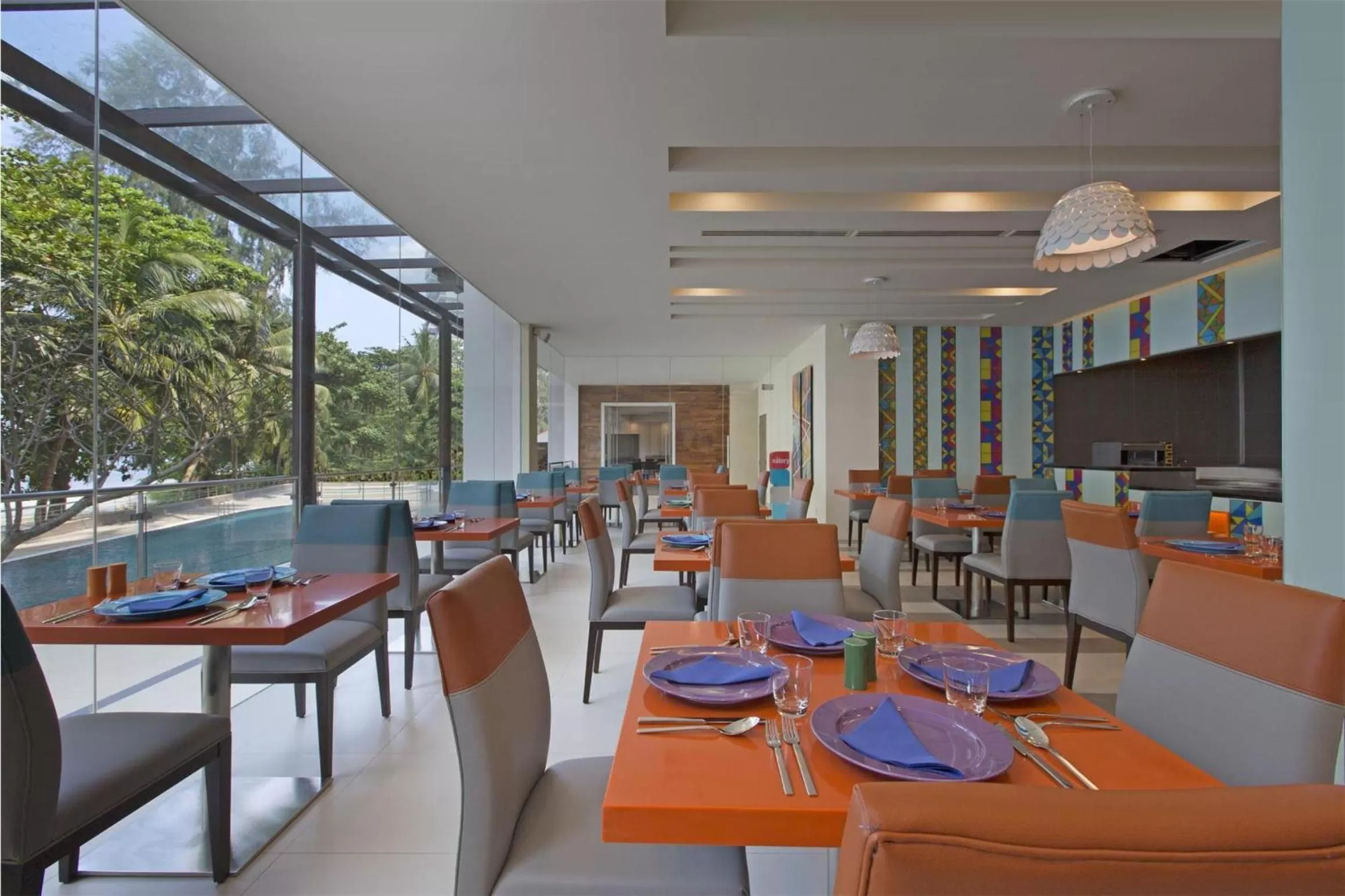 Restaurant/places to eat in Mercure Penang Beach