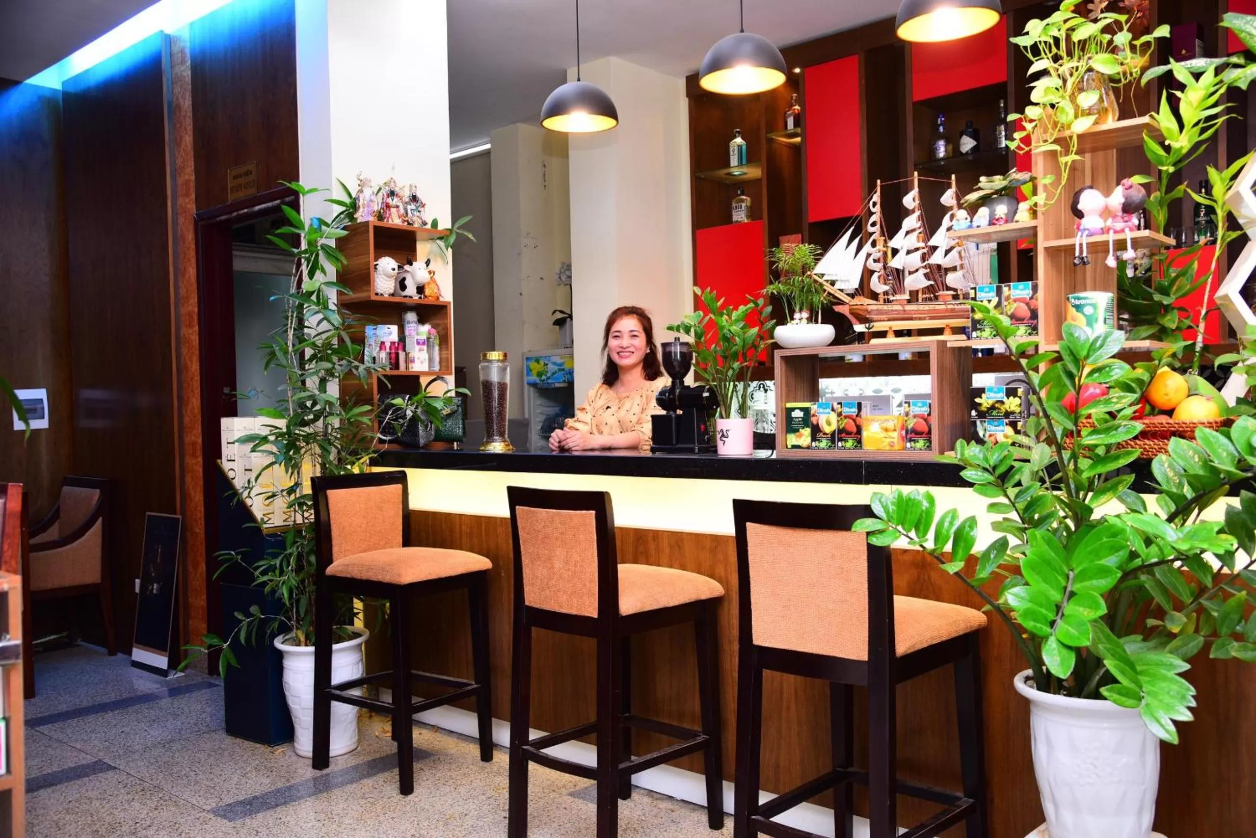 Lounge or bar in TQT Hotel