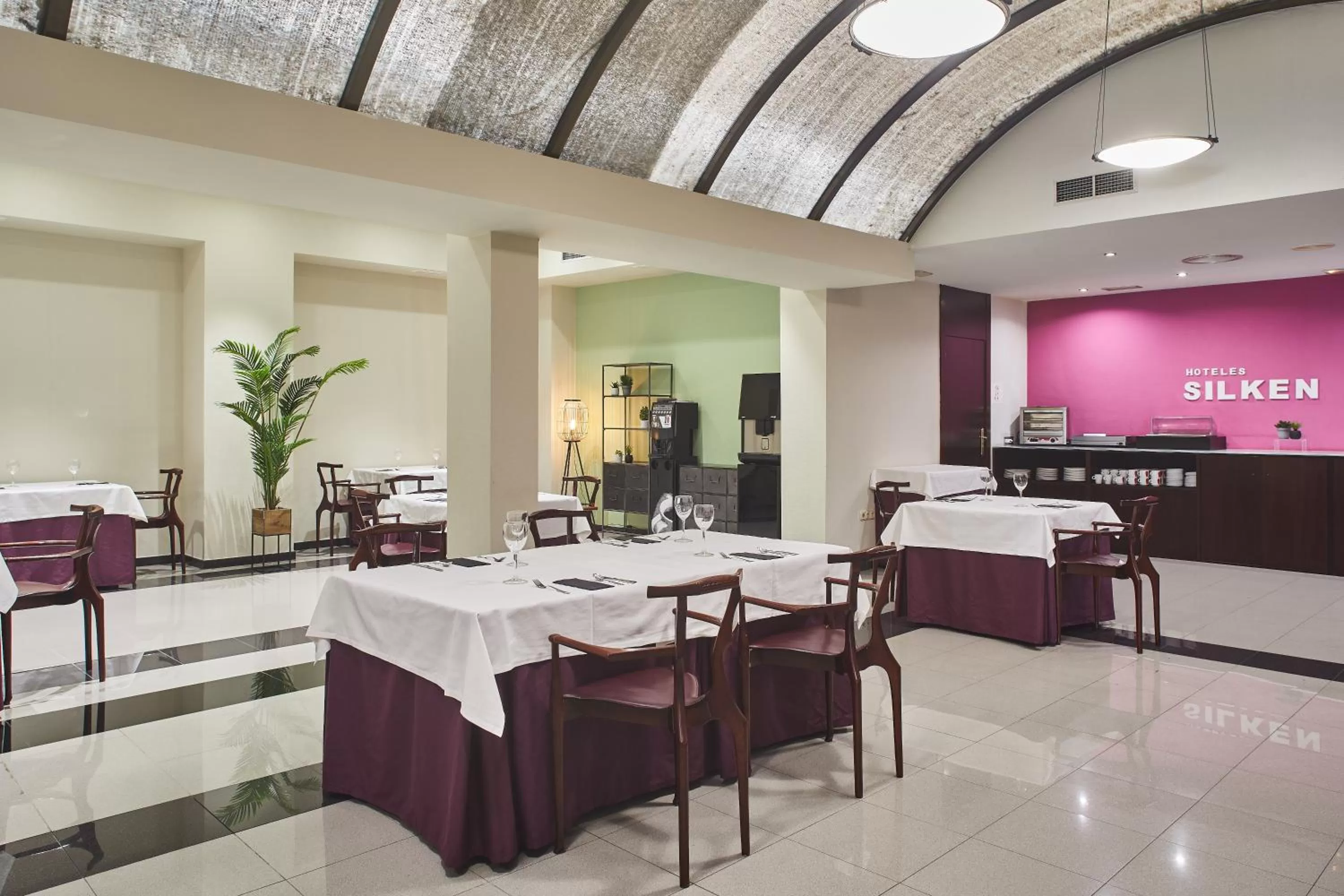 Restaurant/places to eat in Silken Rona Dalba