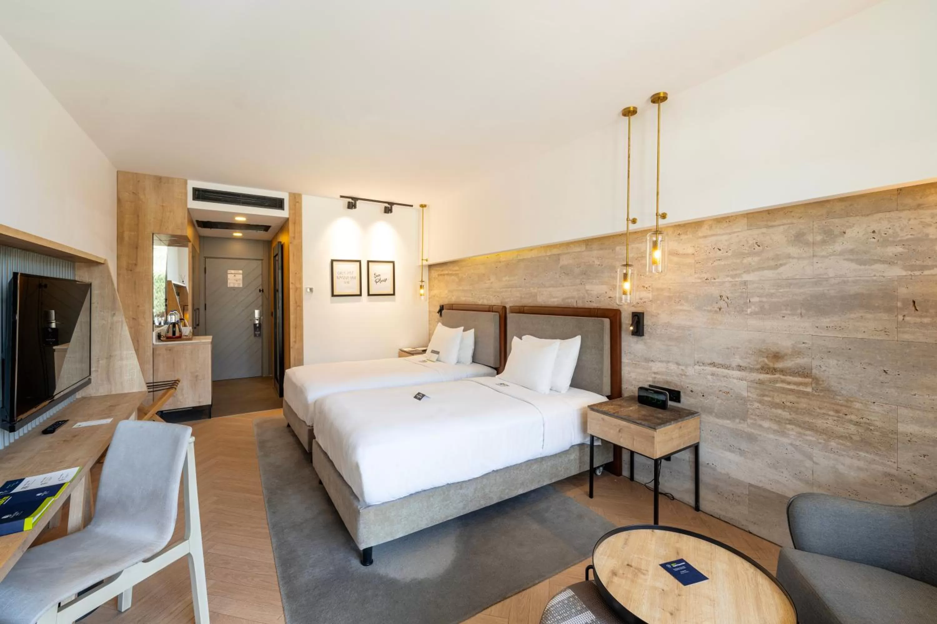 Bedroom, Bed in DoubleTree by Hilton Antalya-Kemer All-Inclusive Resort